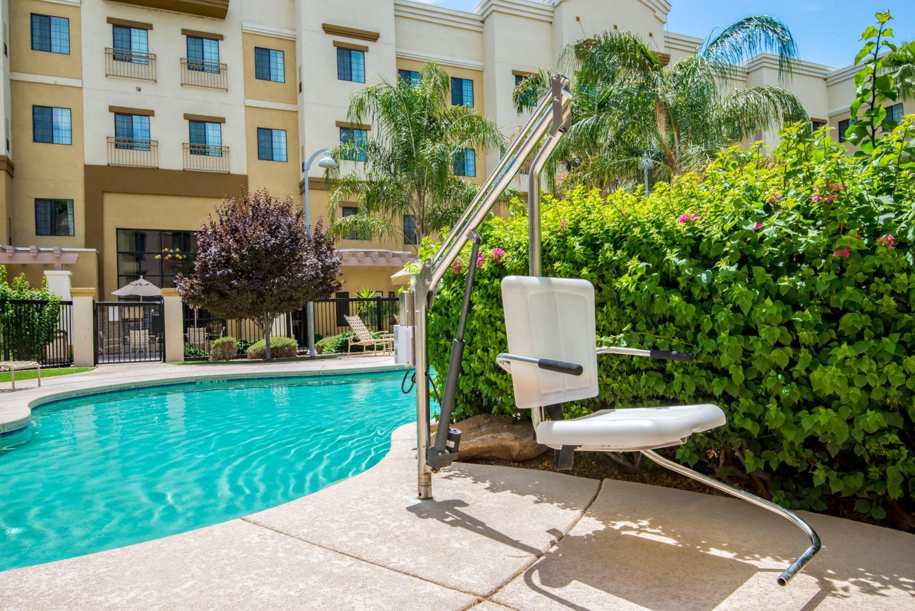 Glendale Vacations - Holiday Inn Express  Suites Phoenix Glendale Dist, an IHG Hotel - Property Image 4
