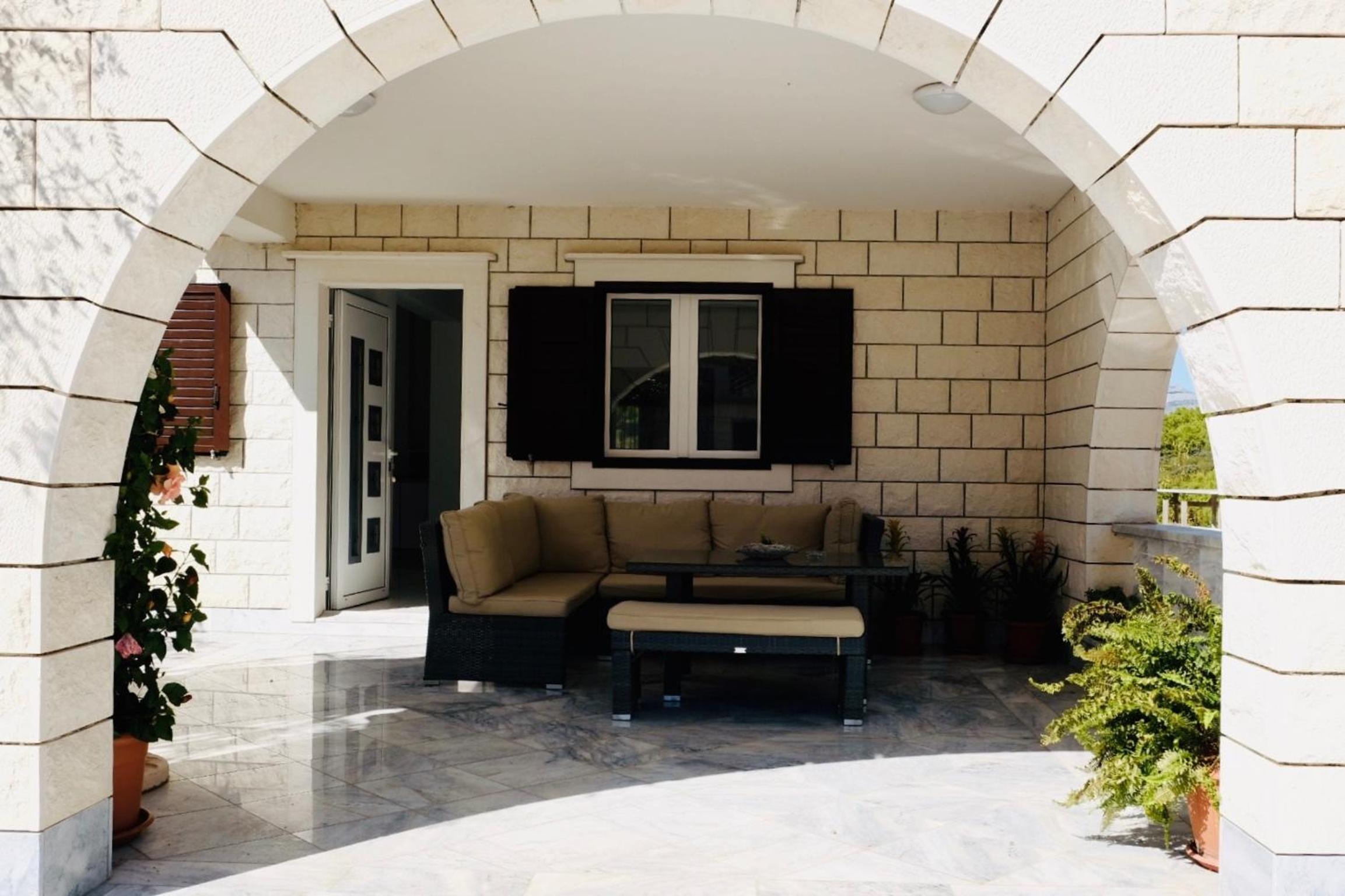 Villa Tonika view 3