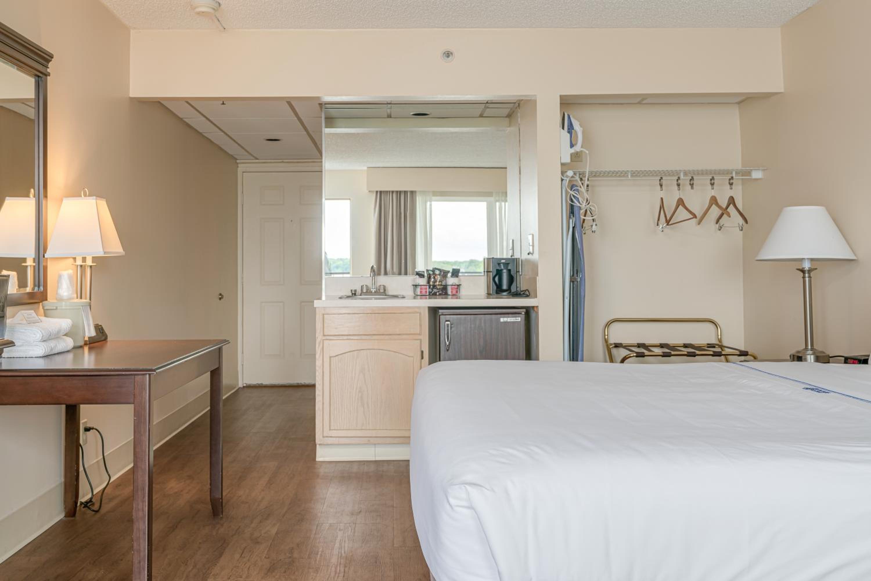 Bonnie Castle Resort & Marina