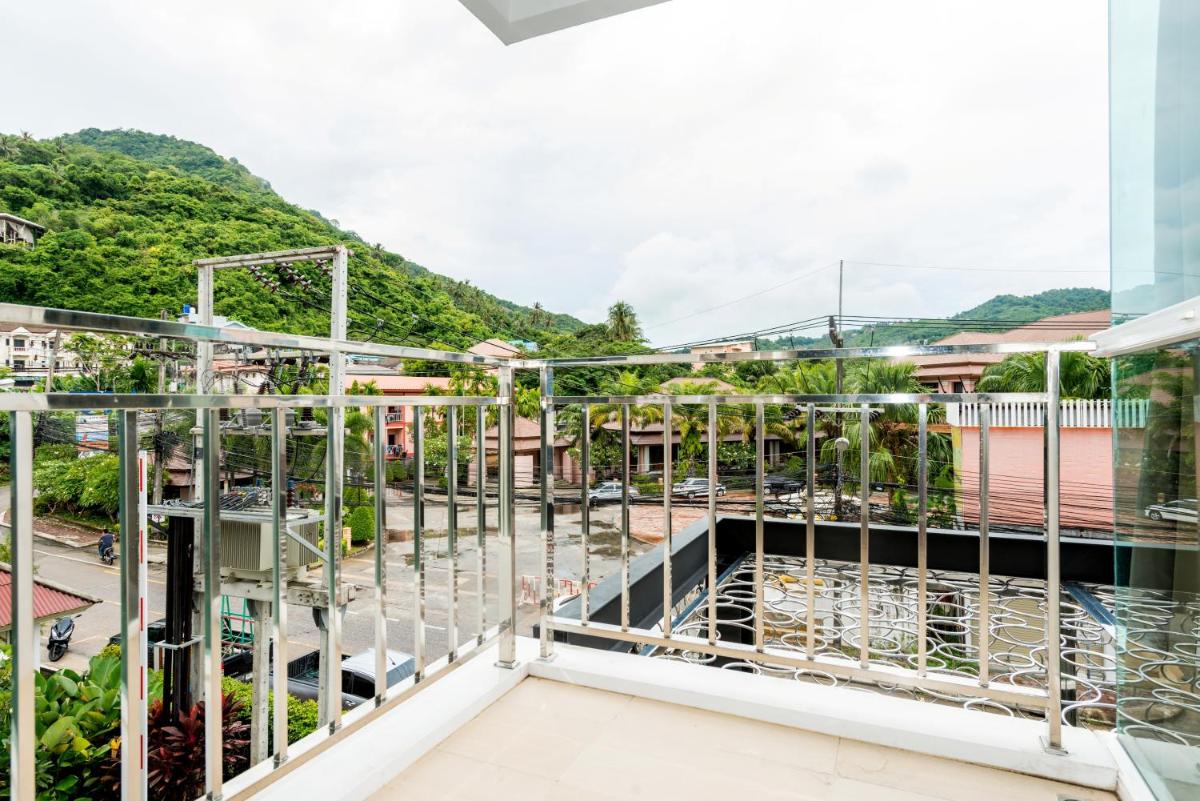 Ozone Condotel, Kata Beach