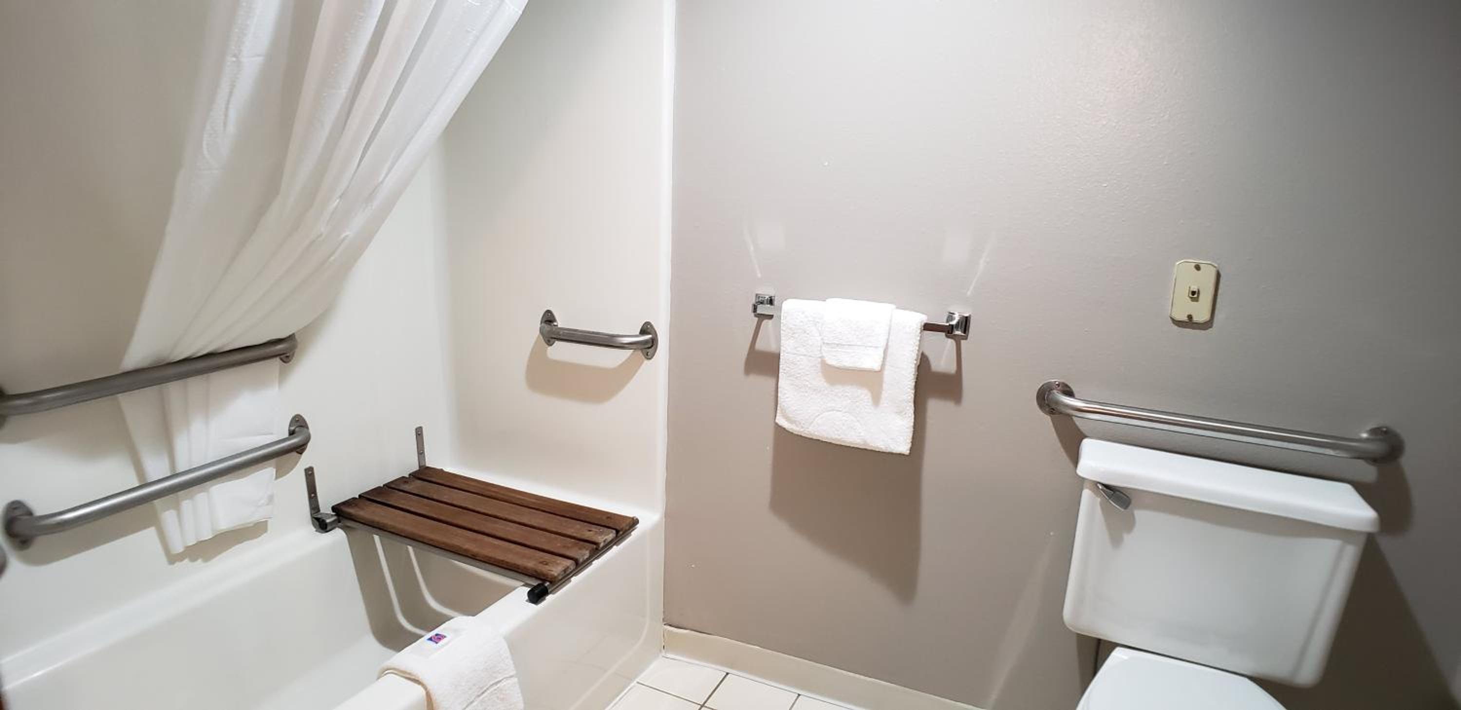 Motel 6-Kewanee, IL - Property Image 4