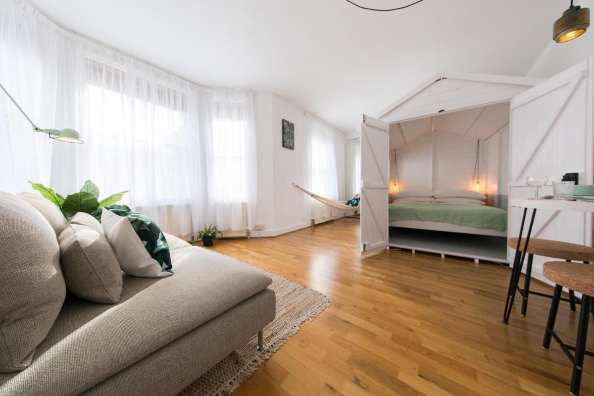 The Log Cabin in Holborn, by the Design Traveller