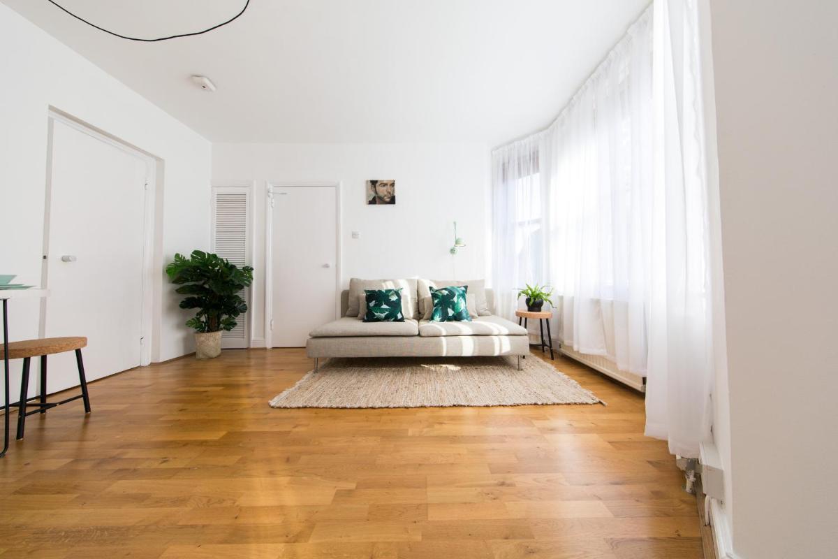The Log Cabin in Holborn, by the Design Traveller