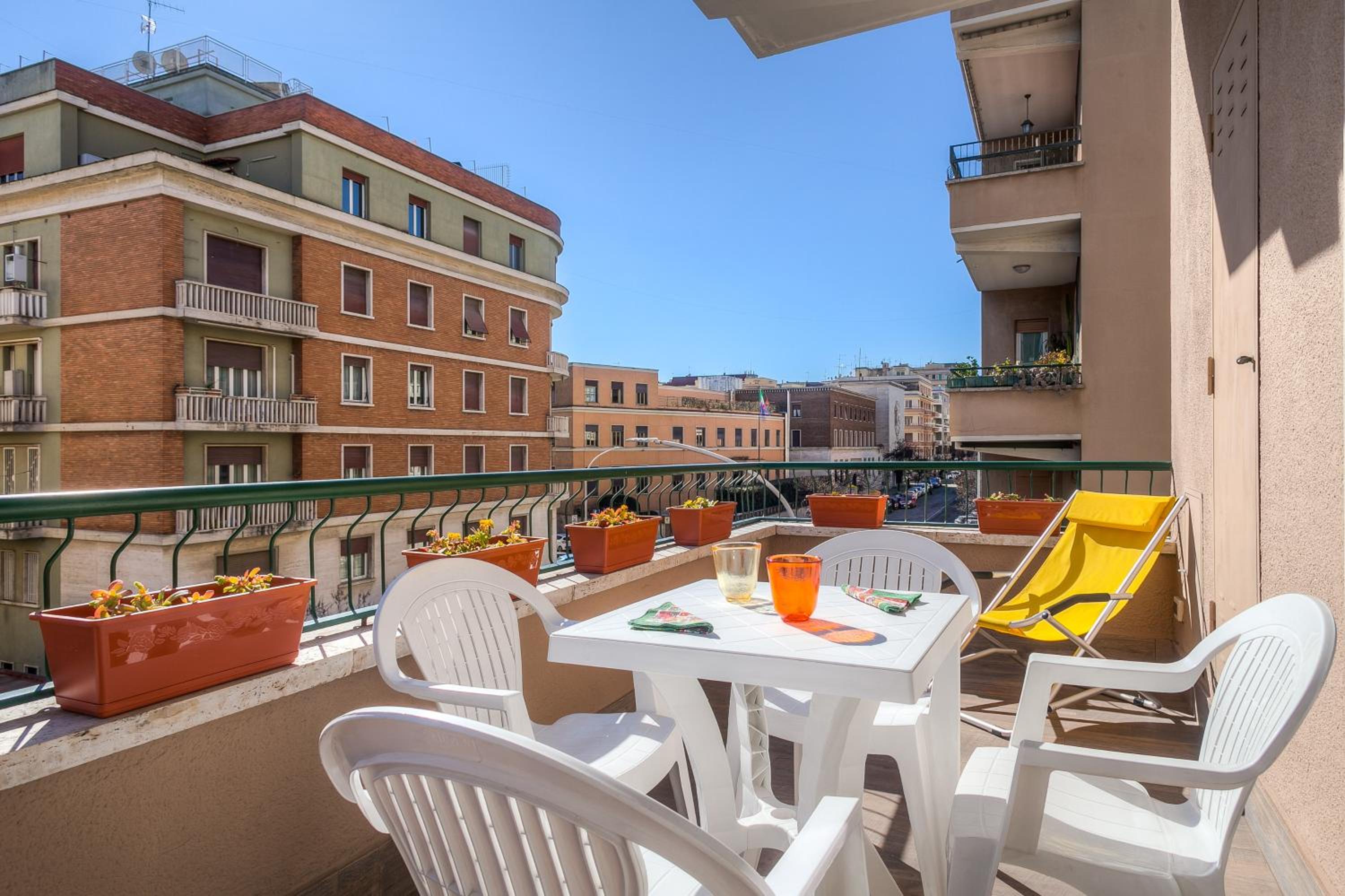 Many Days Apartments