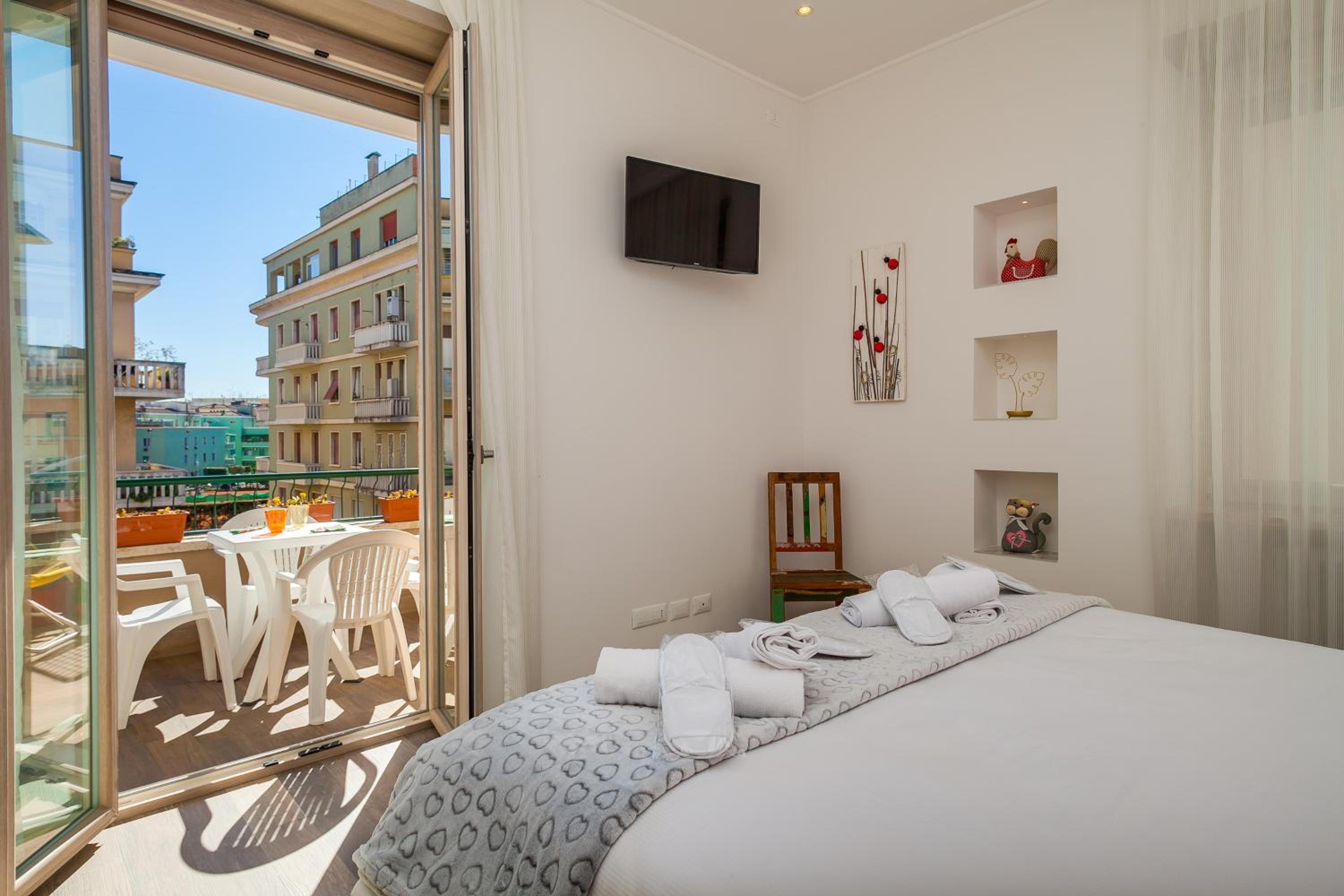 Many Days Apartments
