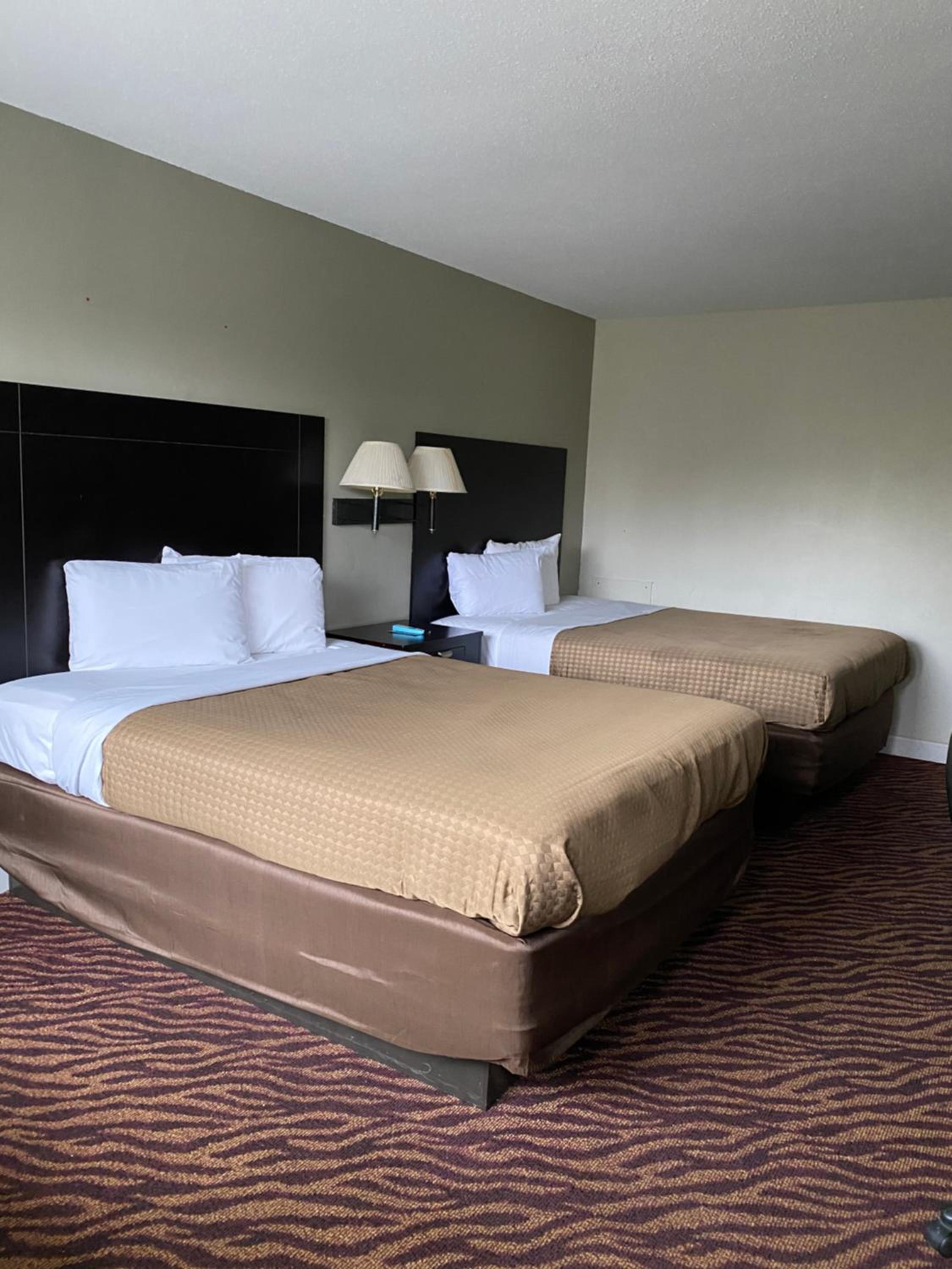 Red Carpet Inn & Suites - Danville
