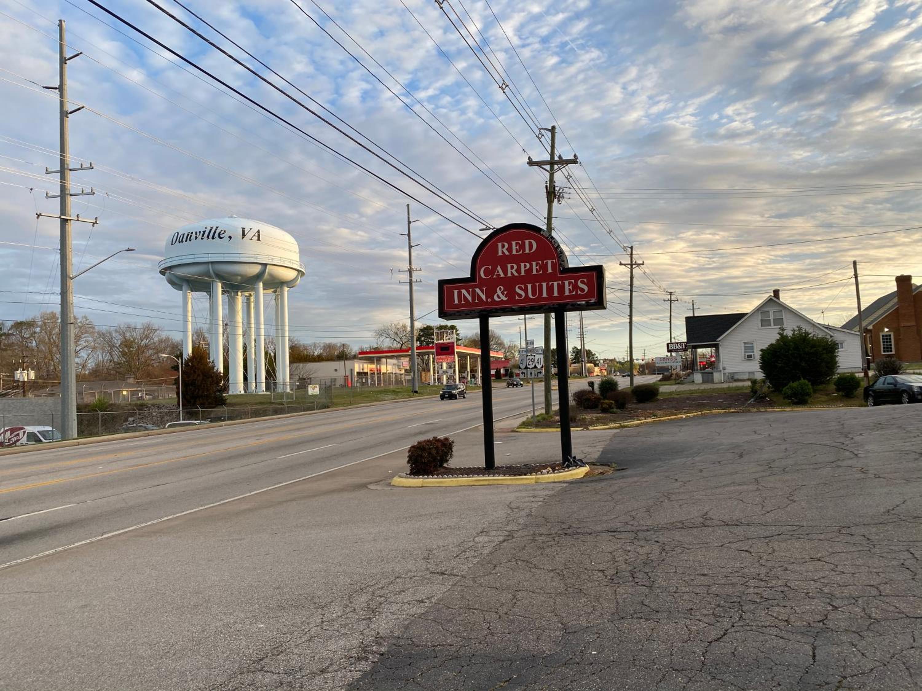 Red Carpet Inn & Suites - Danville