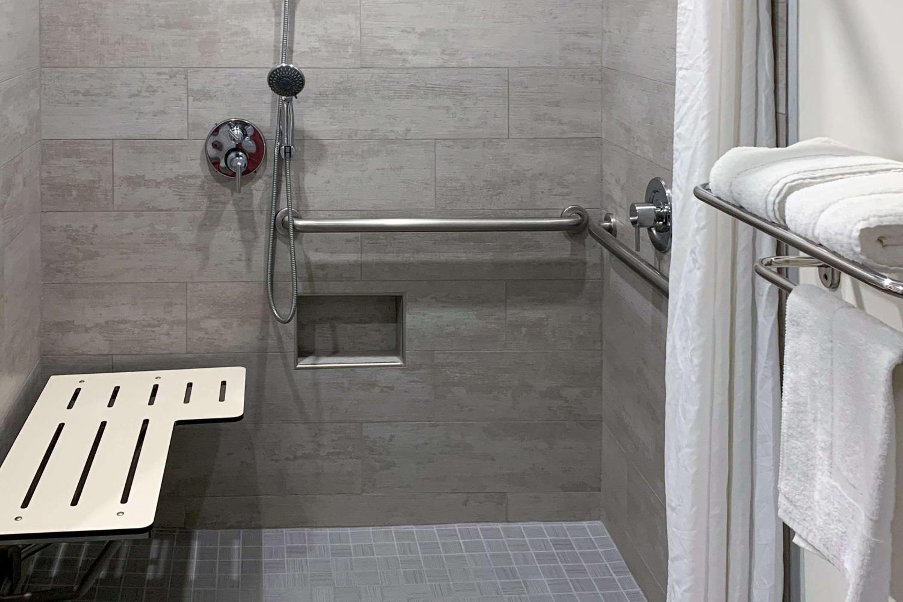 Willows Vacations - Quality Inn Near Chico State - Property Image 3