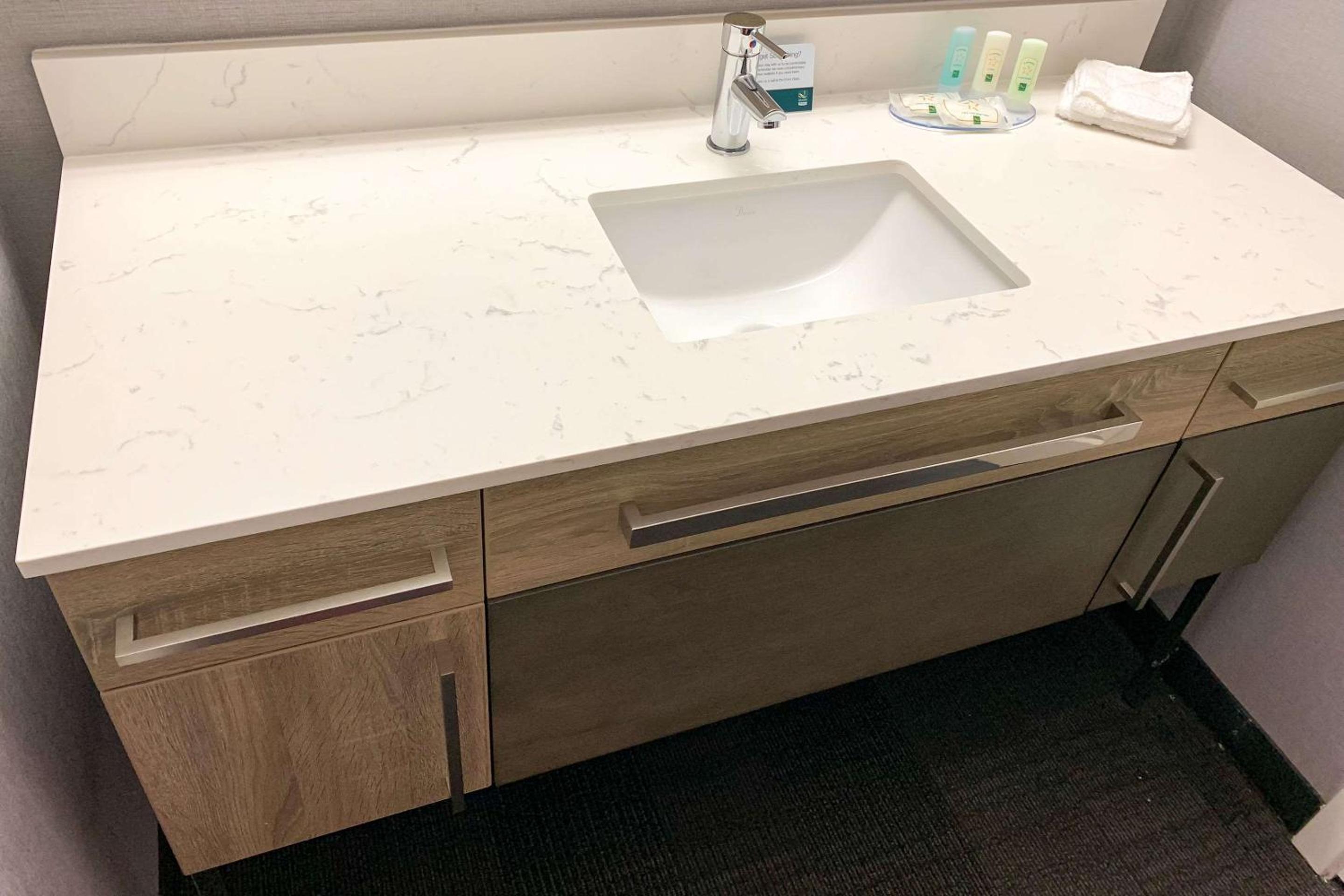 Willows Vacations - Quality Inn Near Chico State - Property Image 5