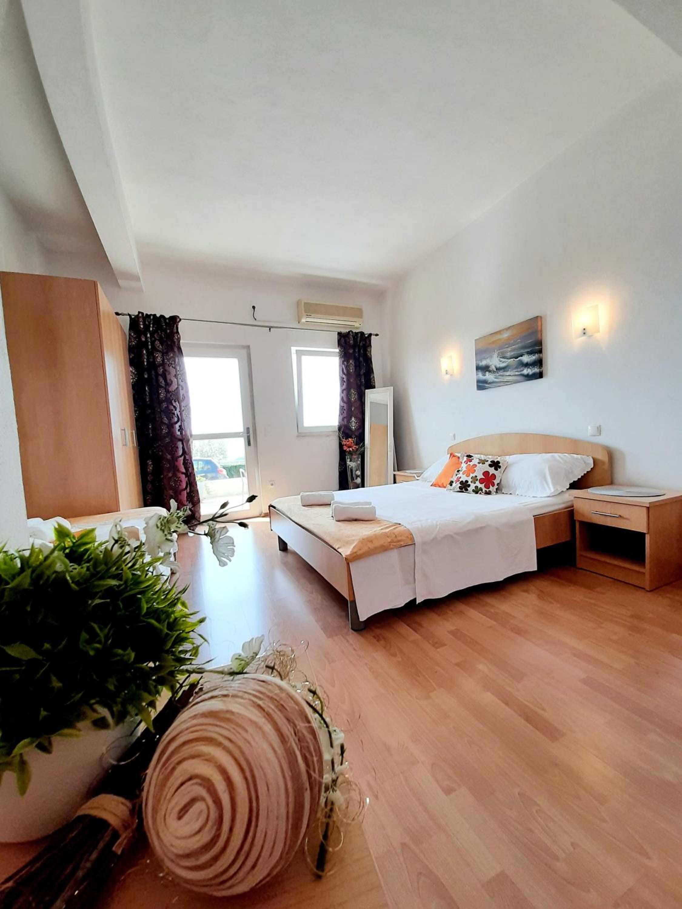 Apartments Akmadzic