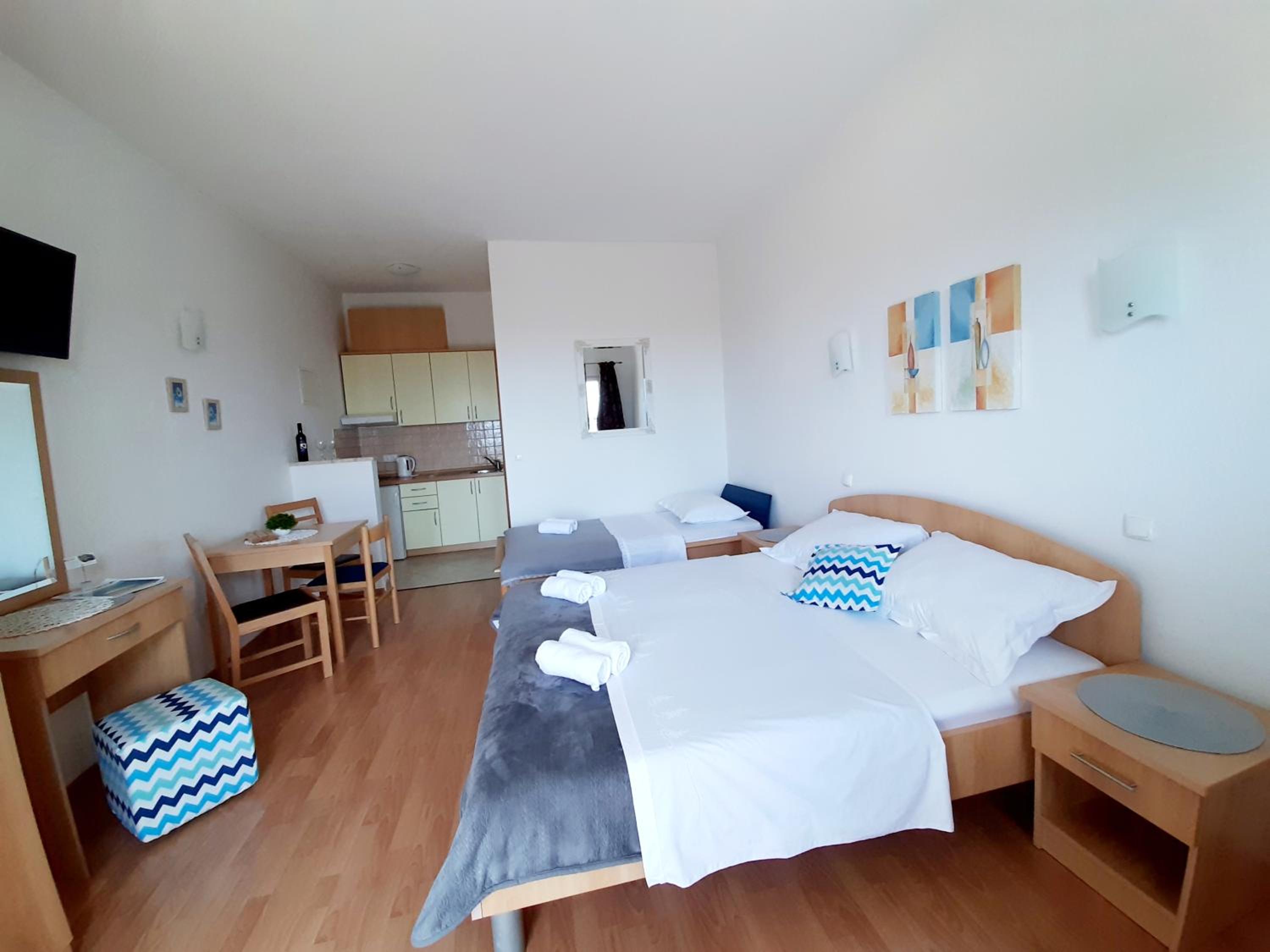 Apartments Akmadzic