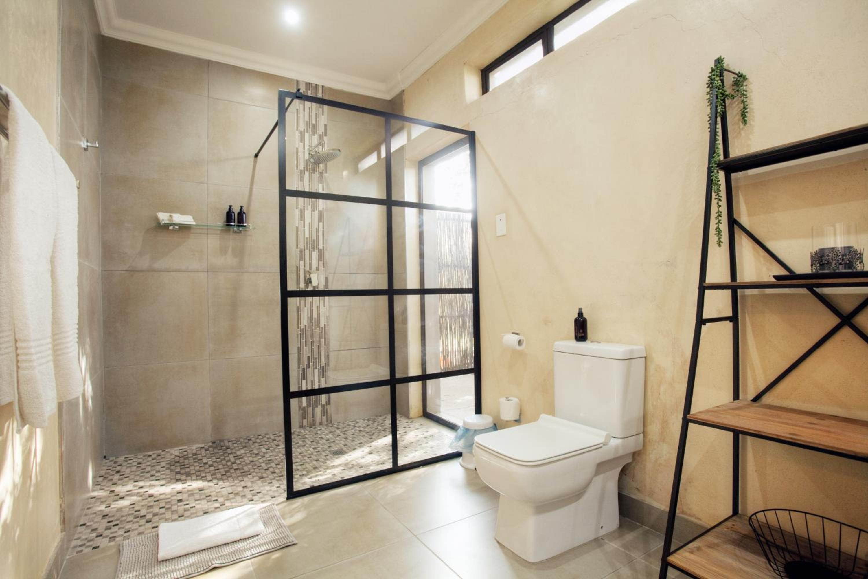 Addo Elephant Safari Lodge - Bellevue Forest Reserve