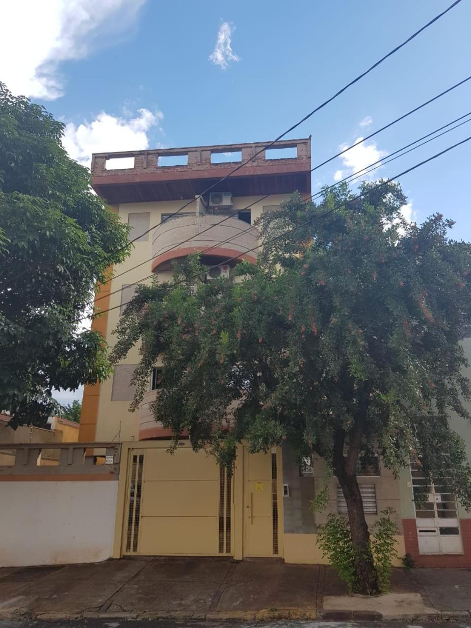 Hotel APÊ 5 ESTRELAS CENTRAL-FREE VAGA&NETFLIX - Image 1