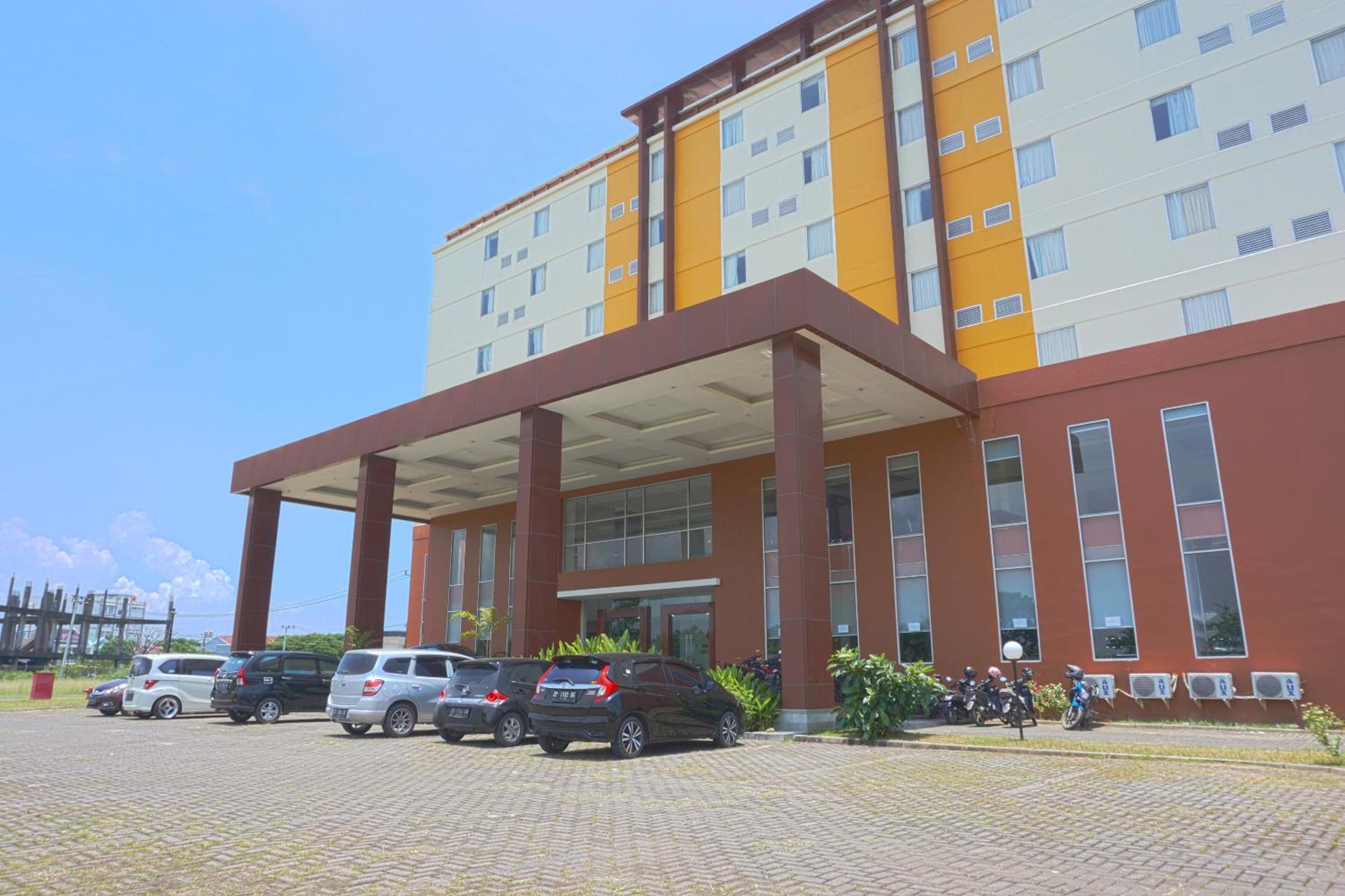 Hotel Liberta Hotel Grand Sayang Makassar - Image 1