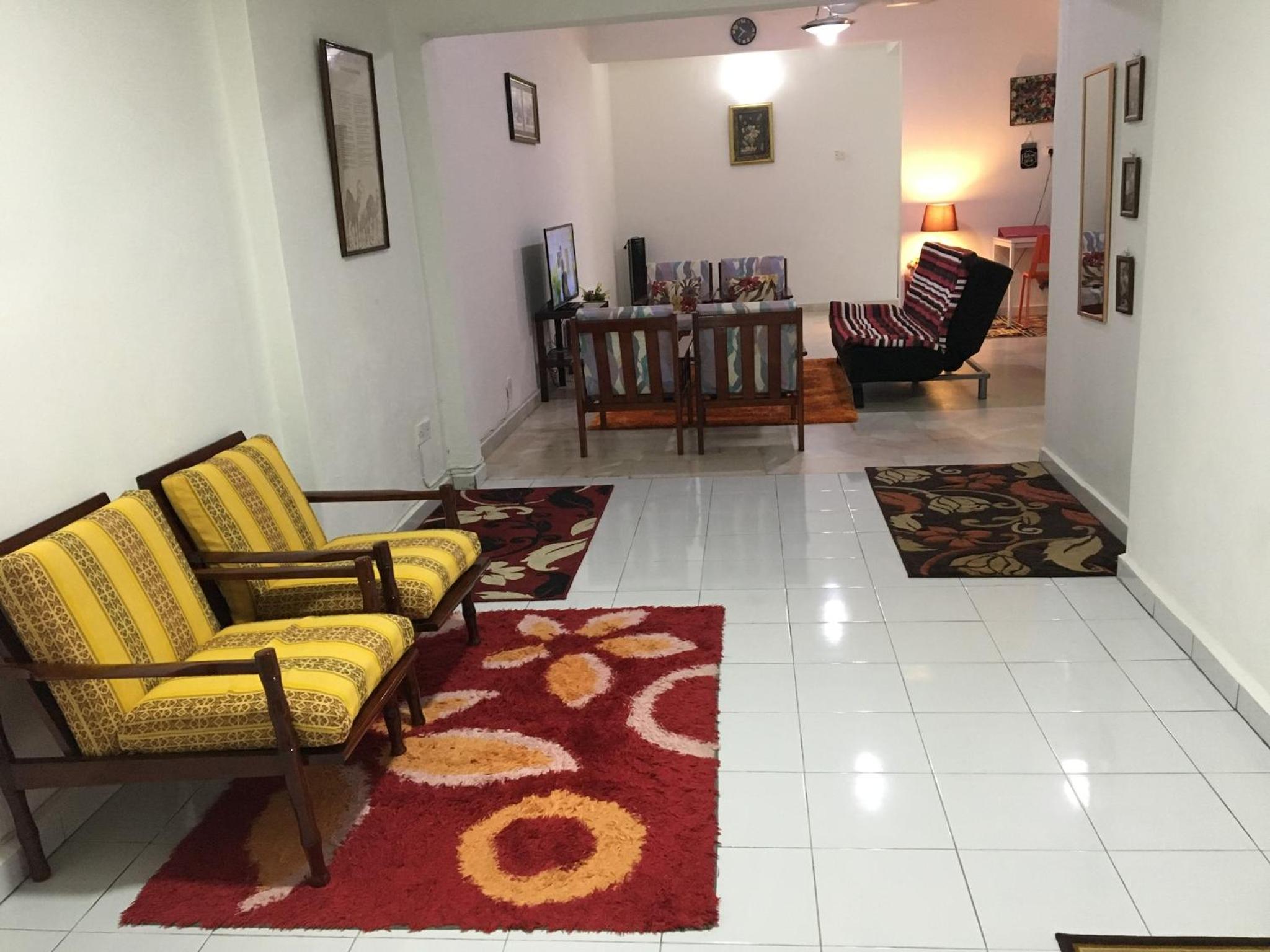 RB Double Storey Bandar Tasik Selatan Homestay