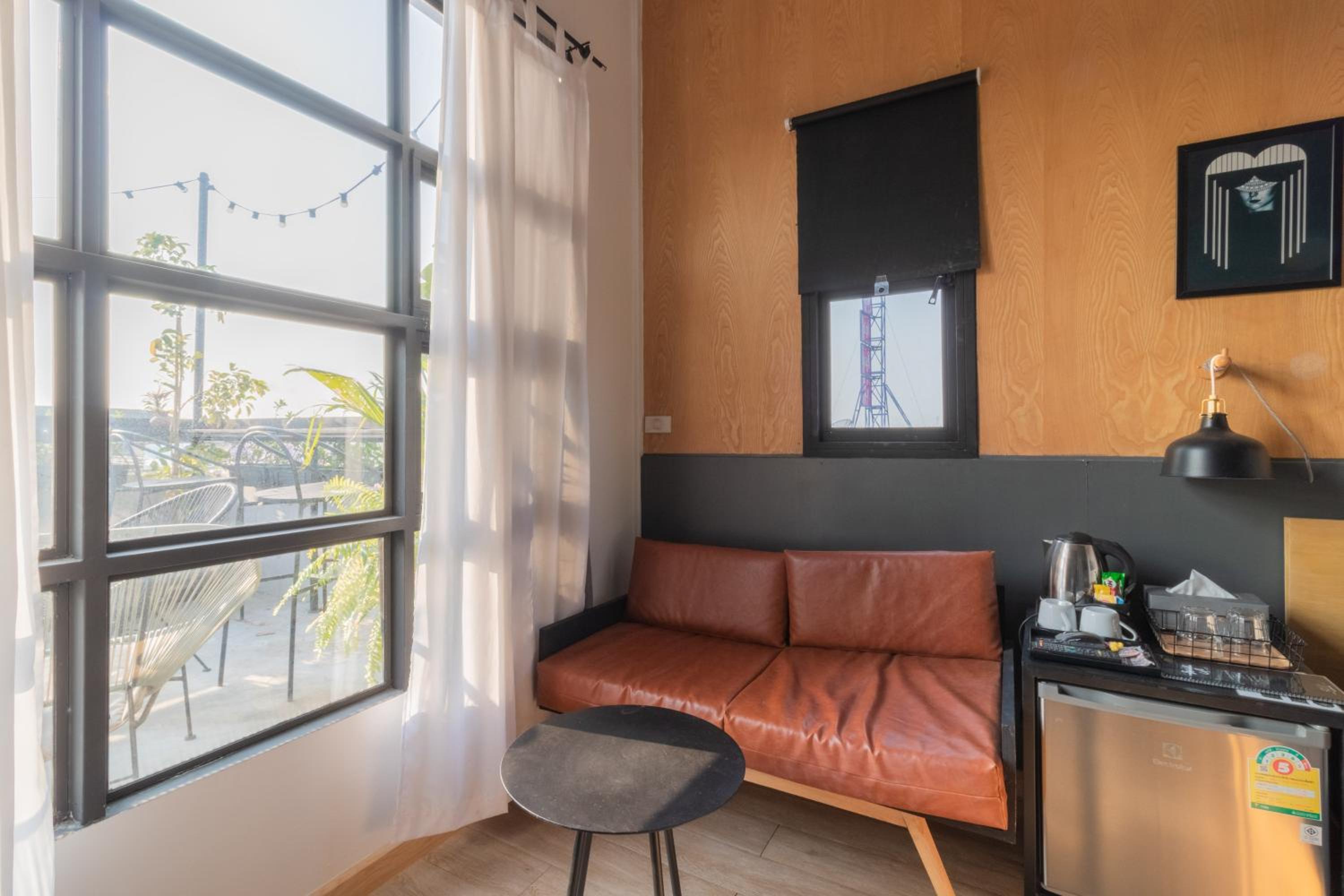 Beige Poshtels + Netflix