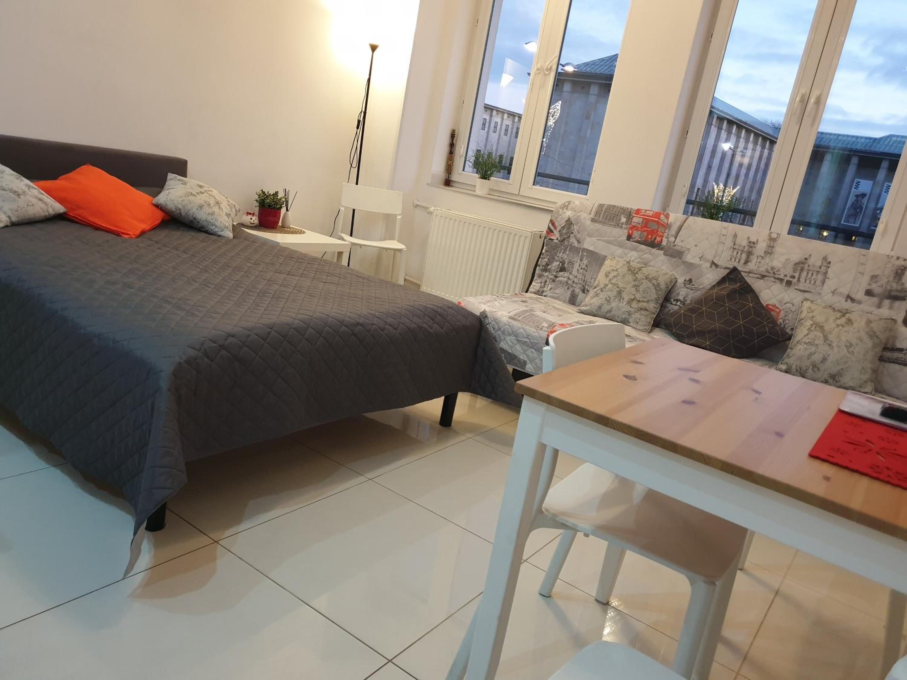Center Warsaw- Apartamenty Smolna