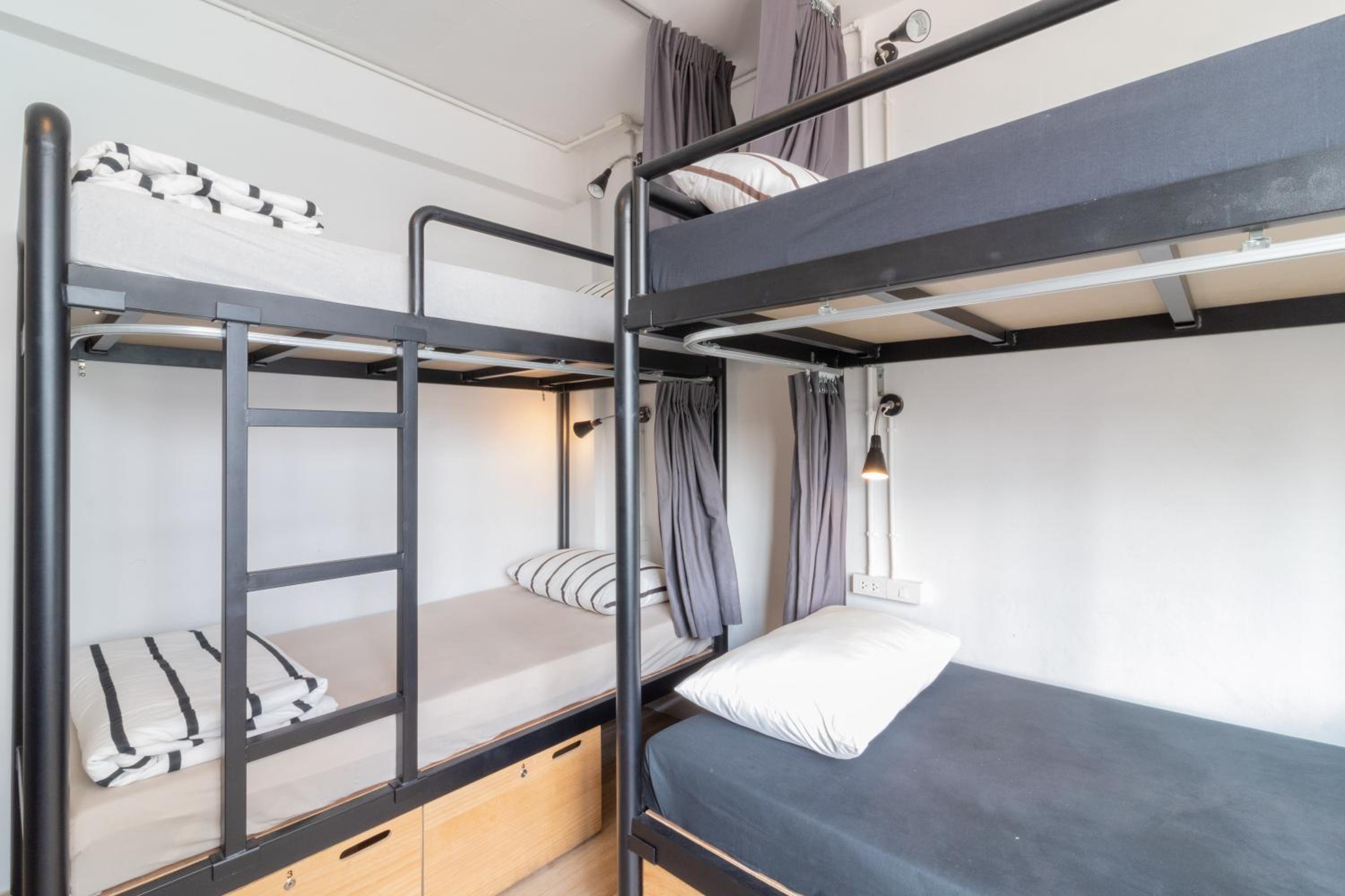 Beige Poshtels + Netflix