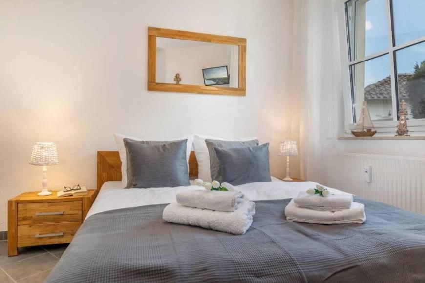 Kutterkoje en Zingst — hotel room