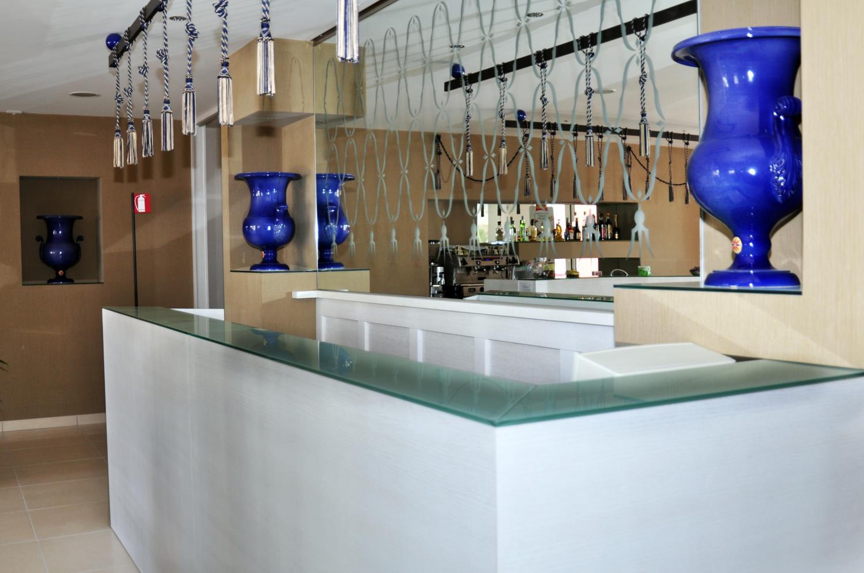 Lobby & Reception