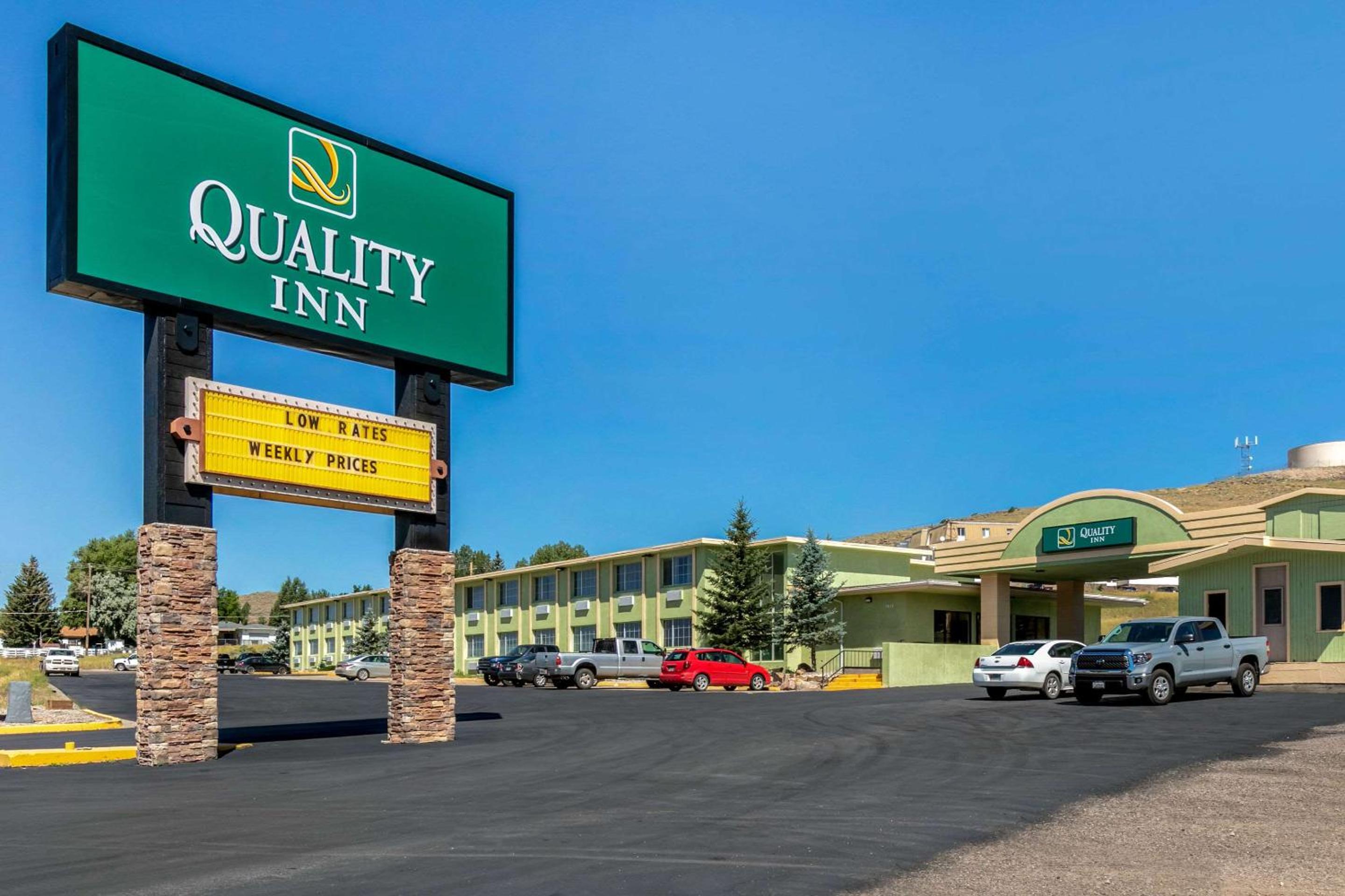 Rawlins Vacations - Quality Inn Rawlins I-80 - Property Image 1