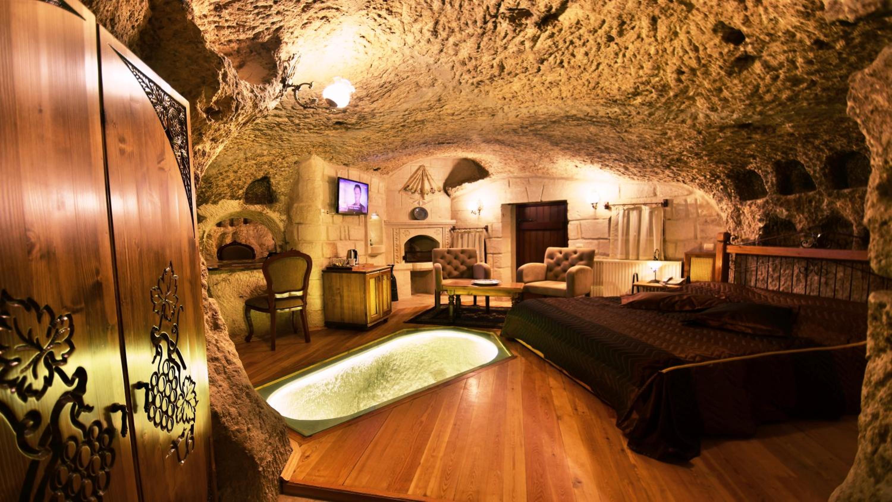 Harman Cave Hotel - Image 181