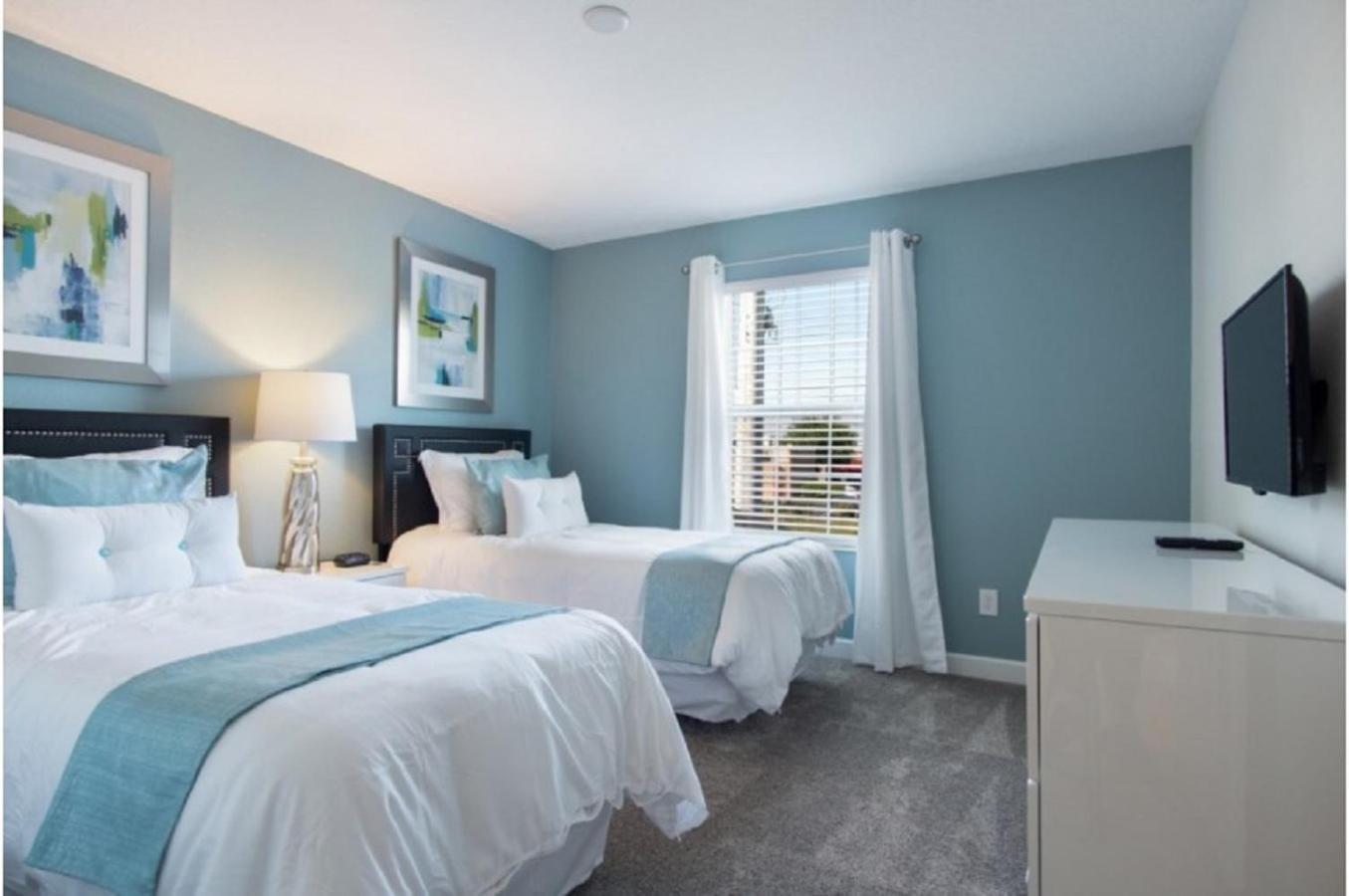 Four-Bedroom Townhome Davenport view 4