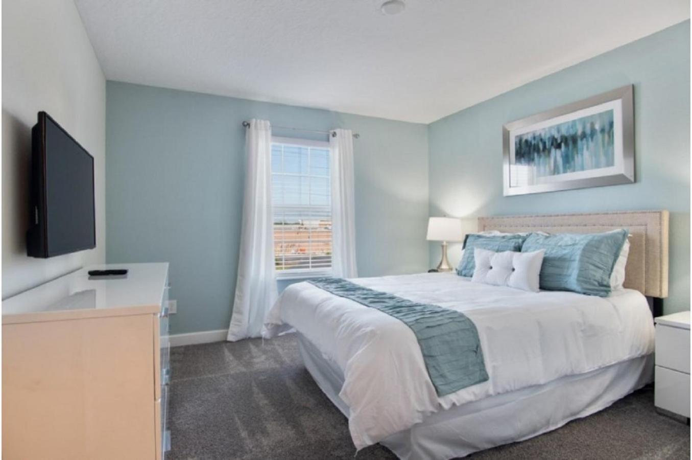 Four-Bedroom Townhome Davenport view 2