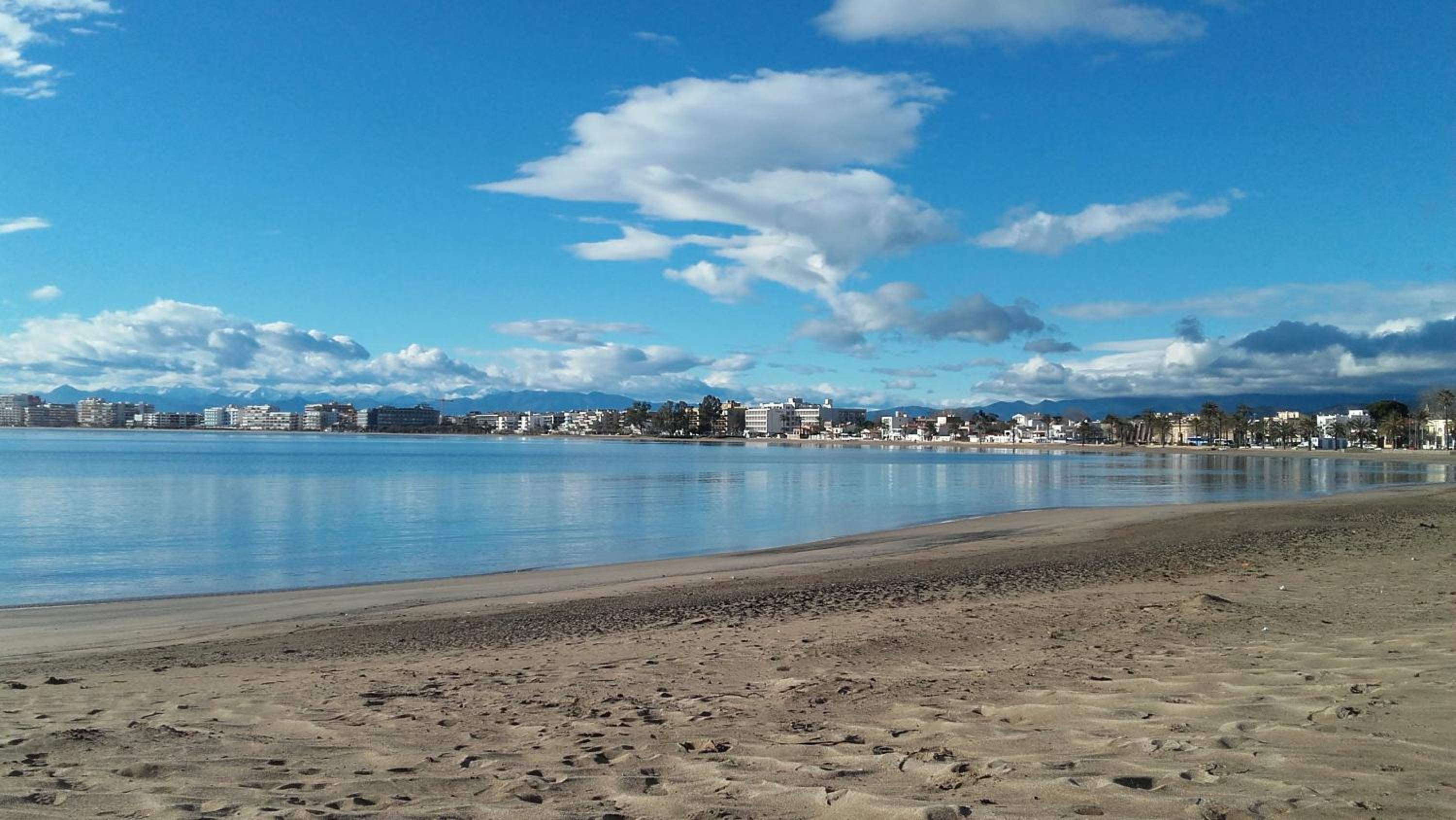 Appartement Première Ligne de mer avec piscine