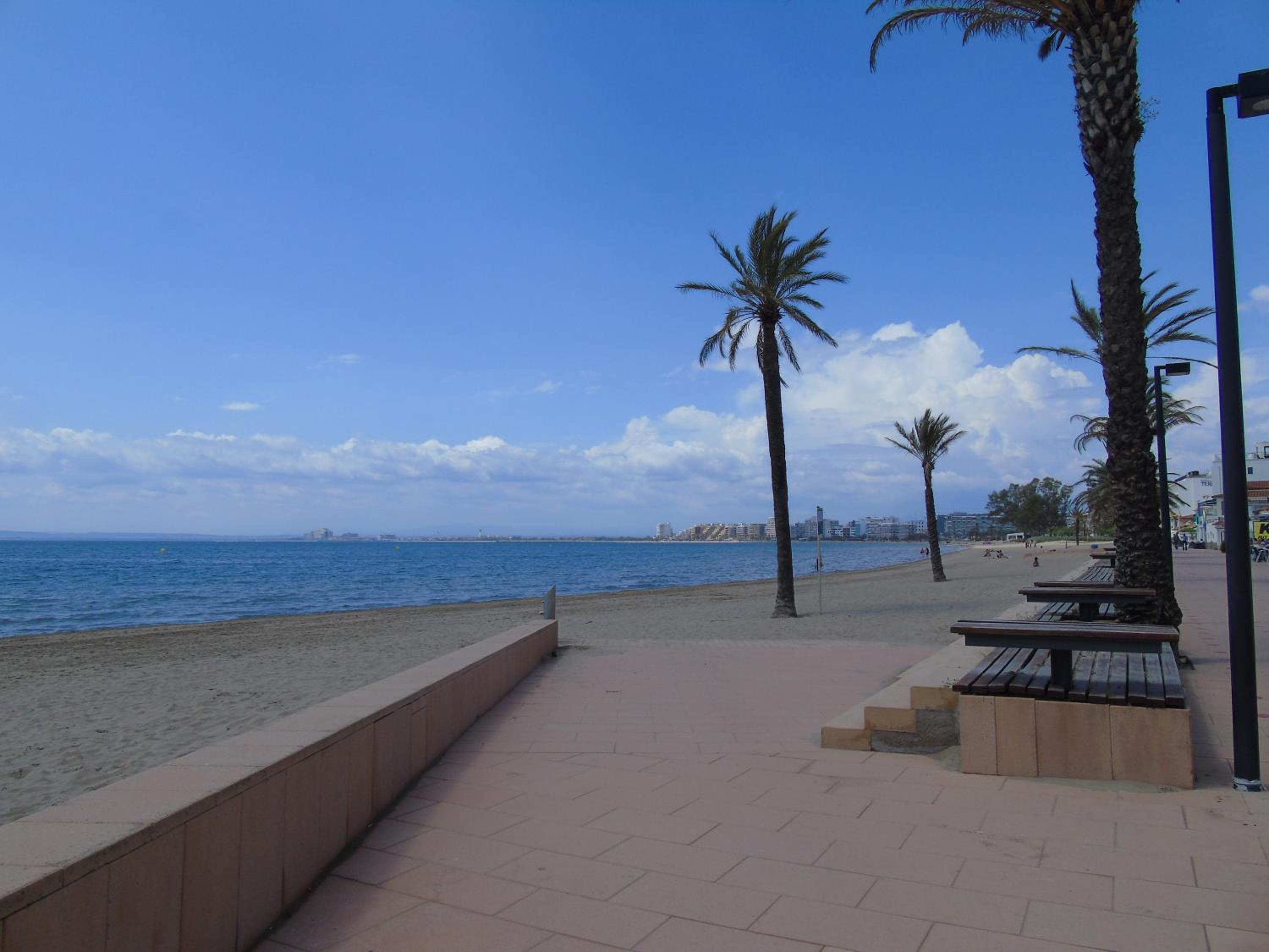 Appartement Première Ligne de mer avec piscine