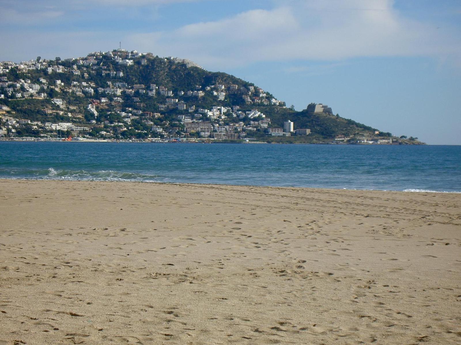 Appartement Première Ligne de mer avec piscine