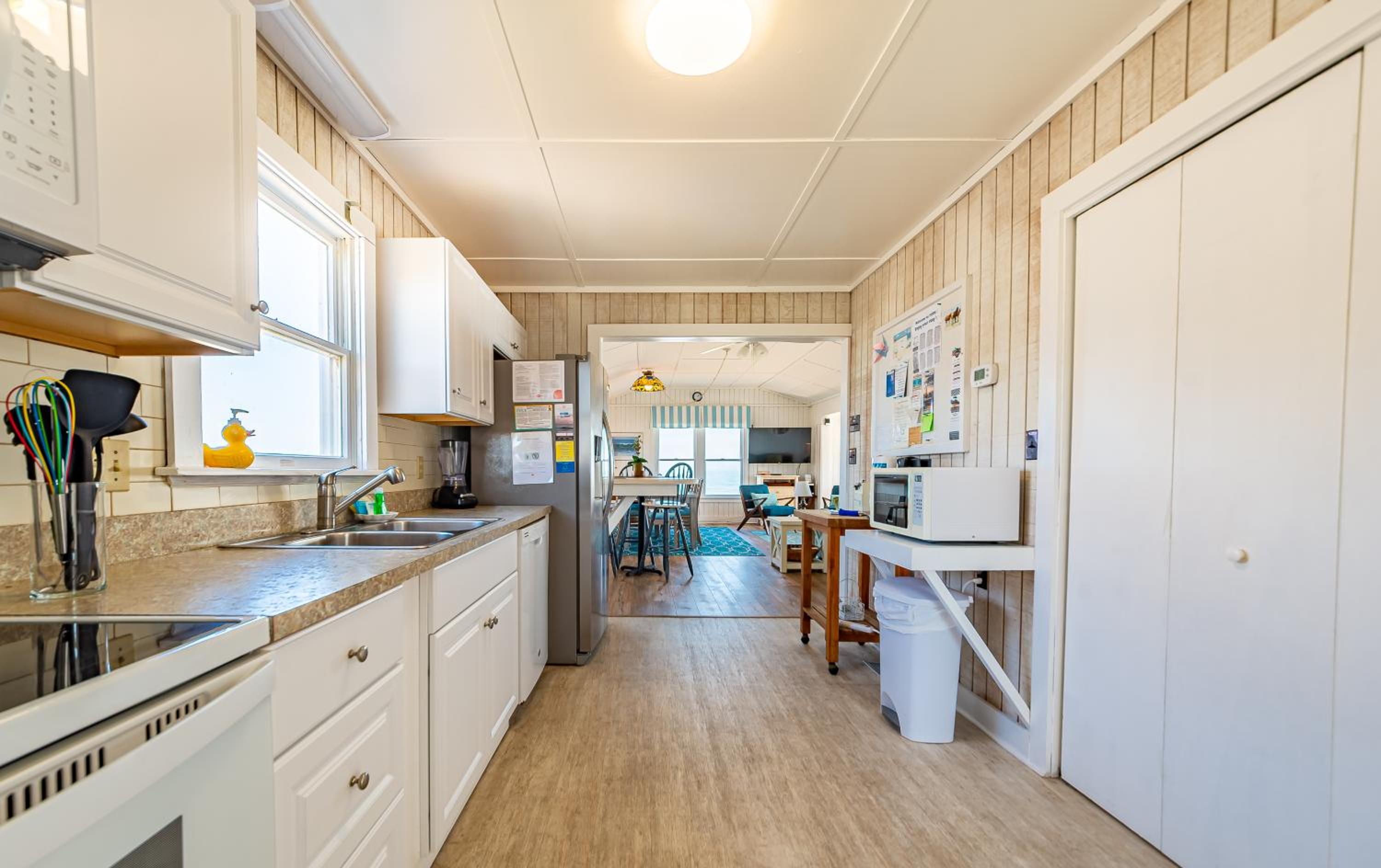 York - Duck, Carolina Dunes, Oceanfront, Ocean View, Hot Tub, Large Decks, Pets OK