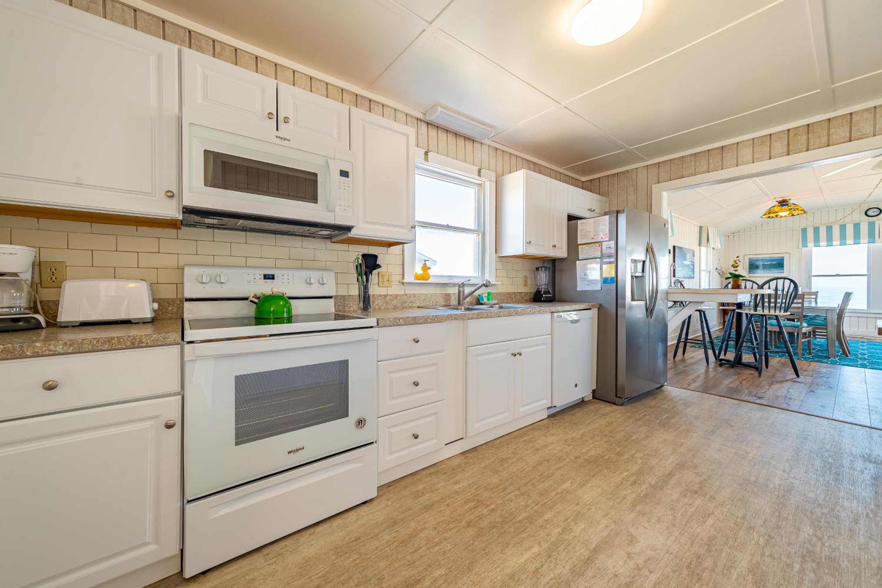 York - Duck, Carolina Dunes, Oceanfront, Ocean View, Hot Tub, Large Decks, Pets OK