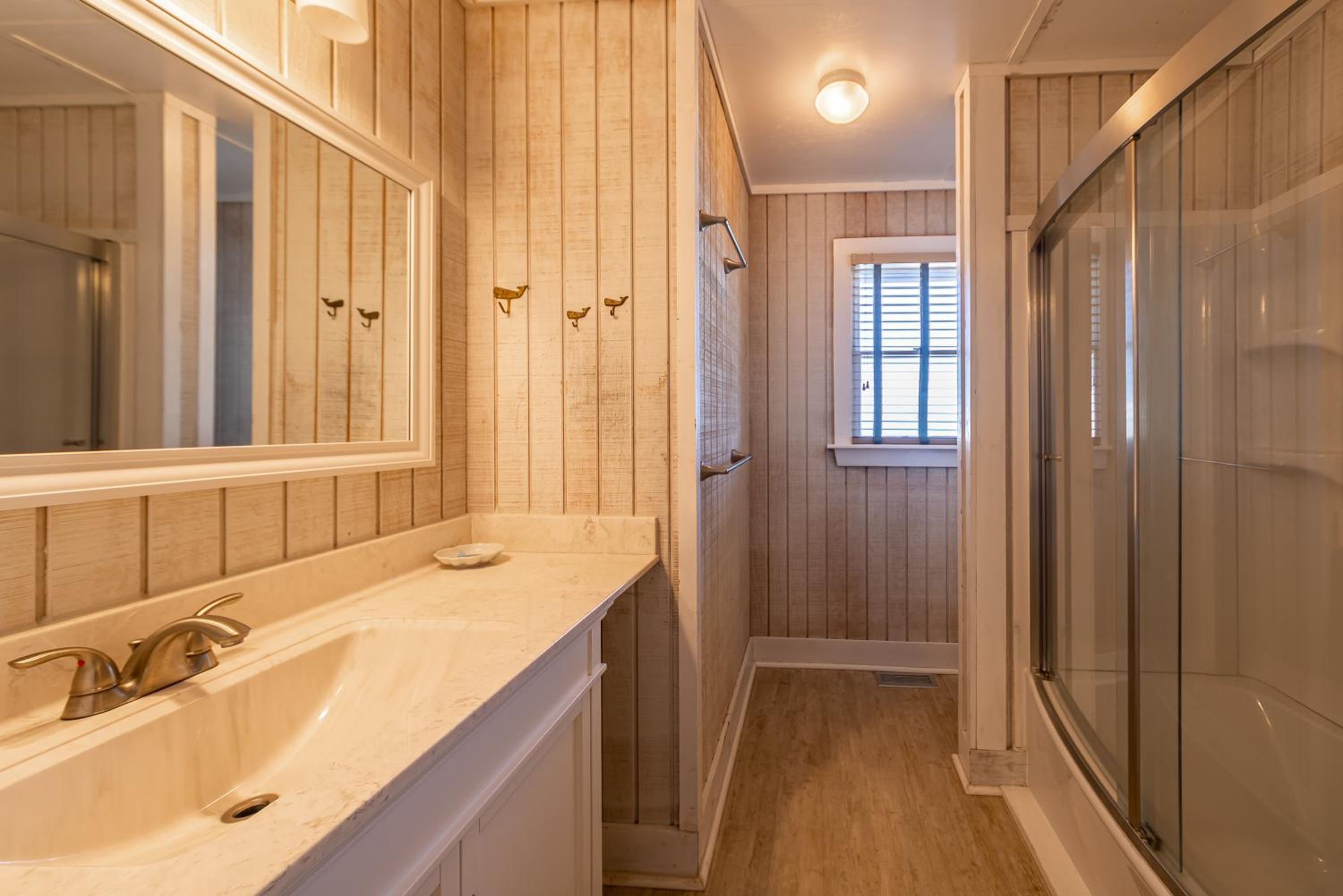 York - Duck, Carolina Dunes, Oceanfront, Ocean View, Hot Tub, Large Decks, Pets OK