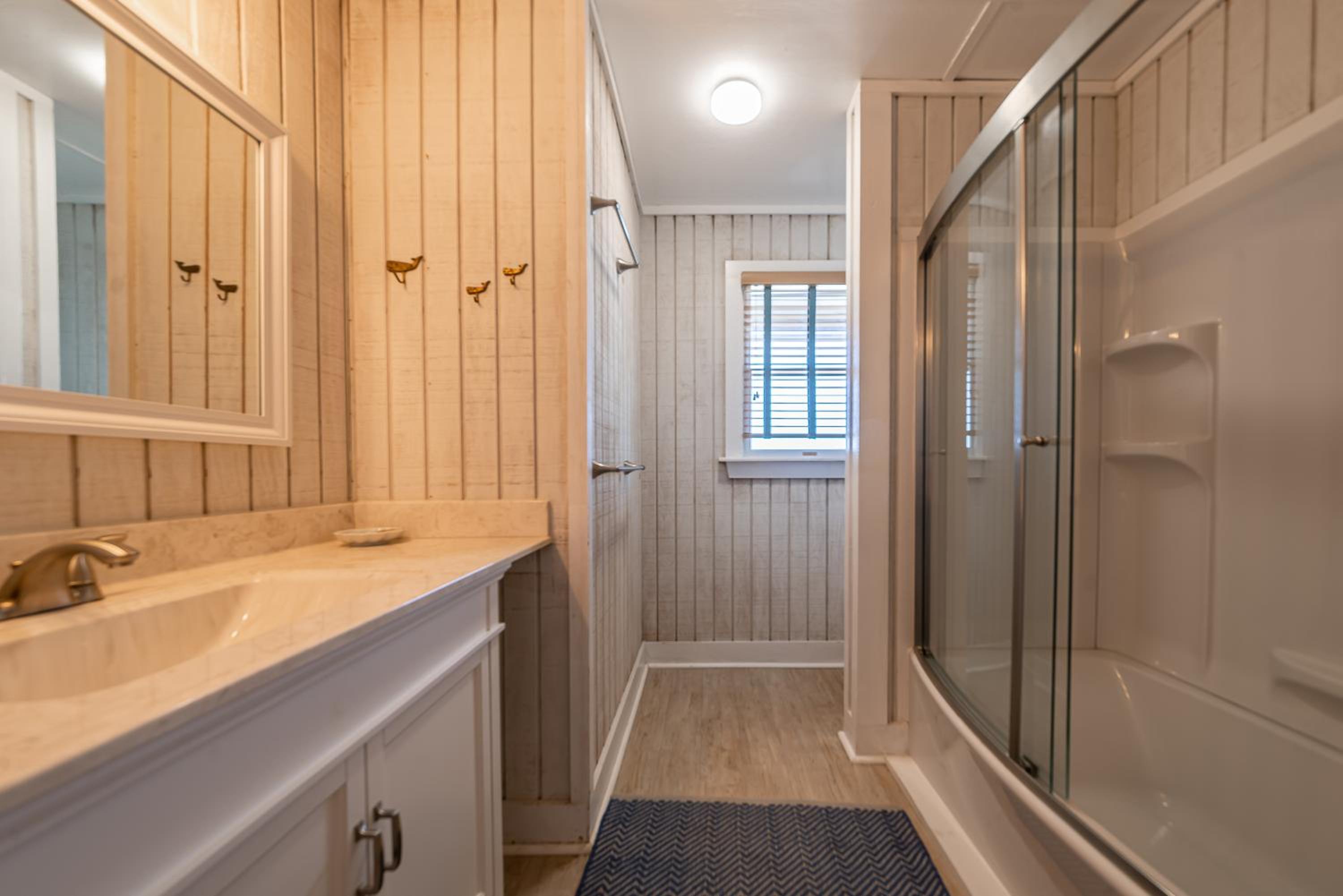 York - Duck, Carolina Dunes, Oceanfront, Ocean View, Hot Tub, Large Decks, Pets OK