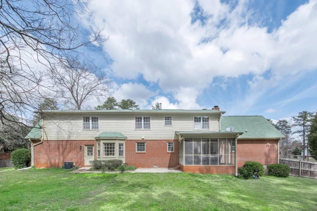 Stunning Spacious Farmhouse Near Atlanta 9 Beds view 4