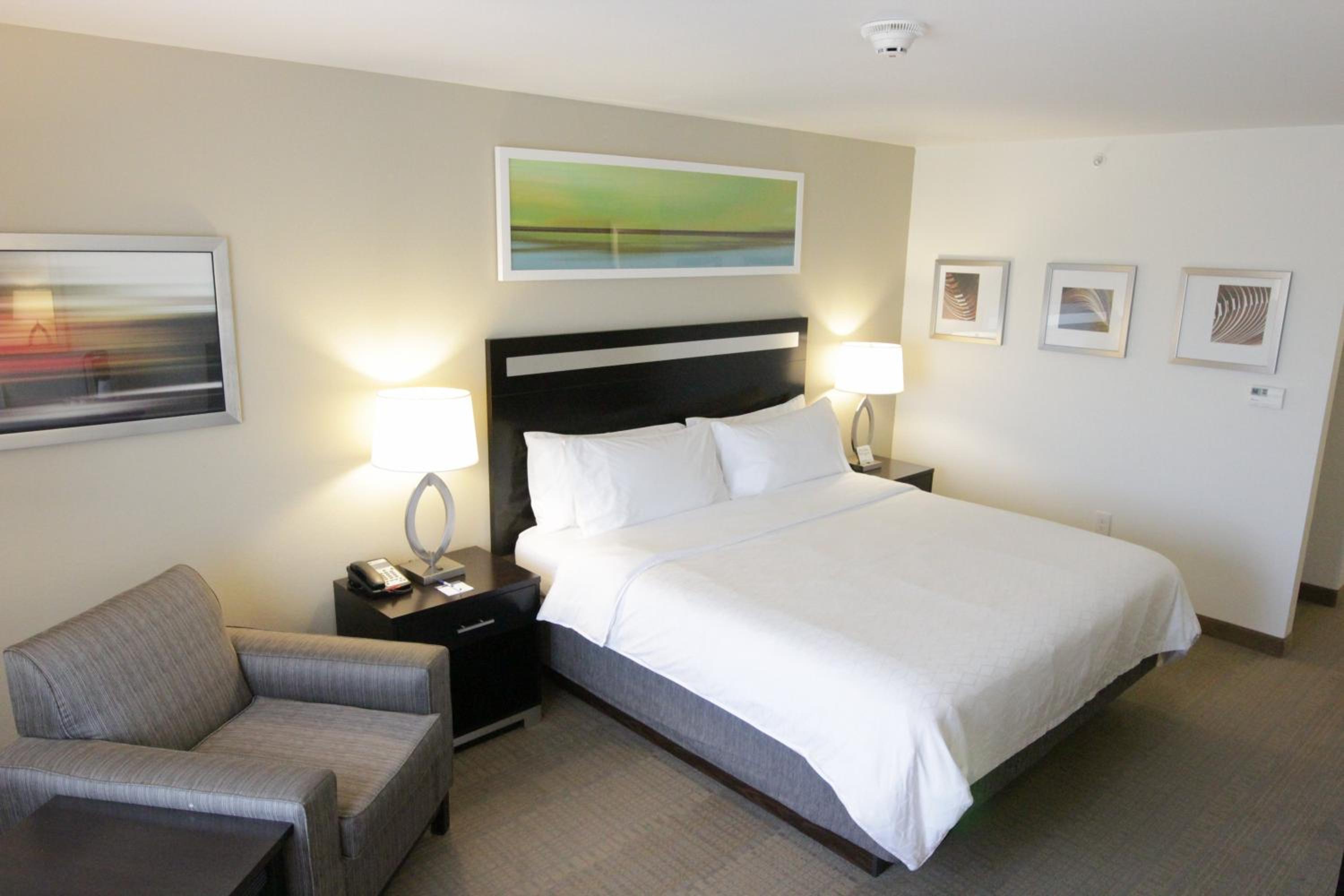 Montgomery Vacations - Holiday Inn Express and Suites Montgomery, an IHG Hotel - Property Image 24