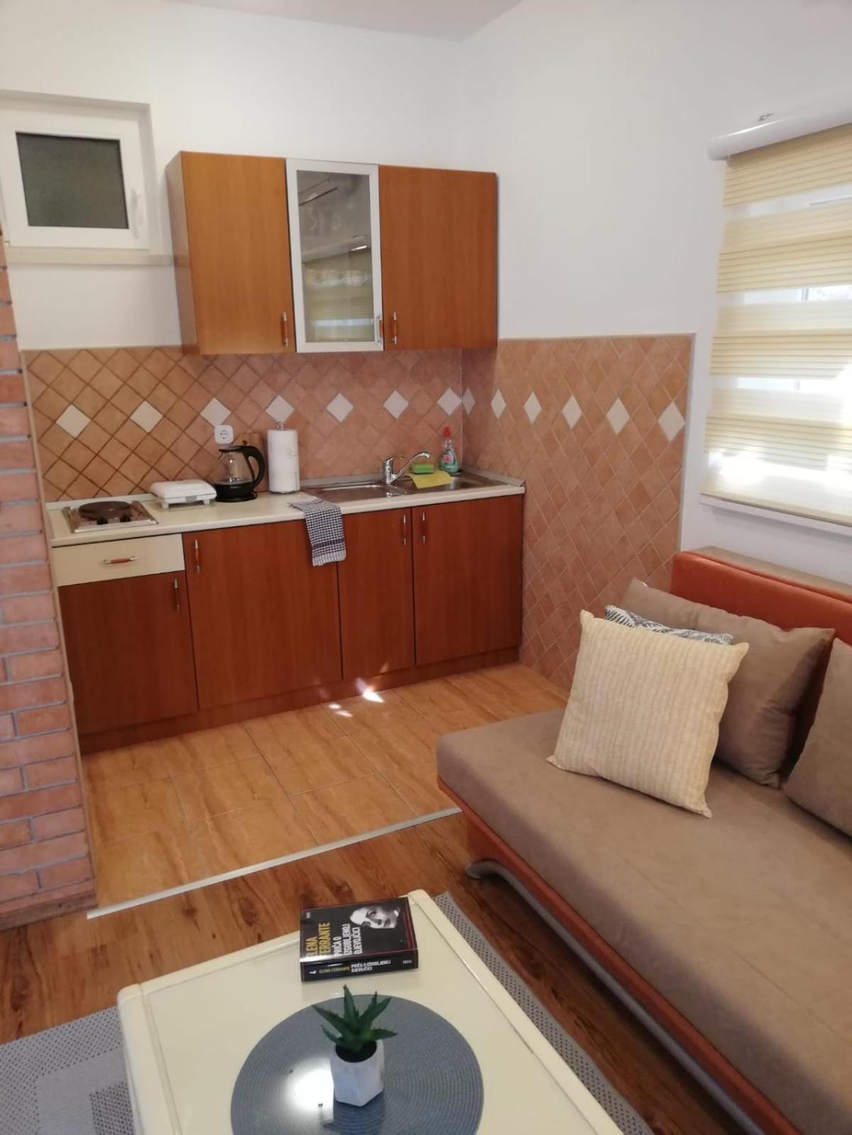 Apartments Leona
