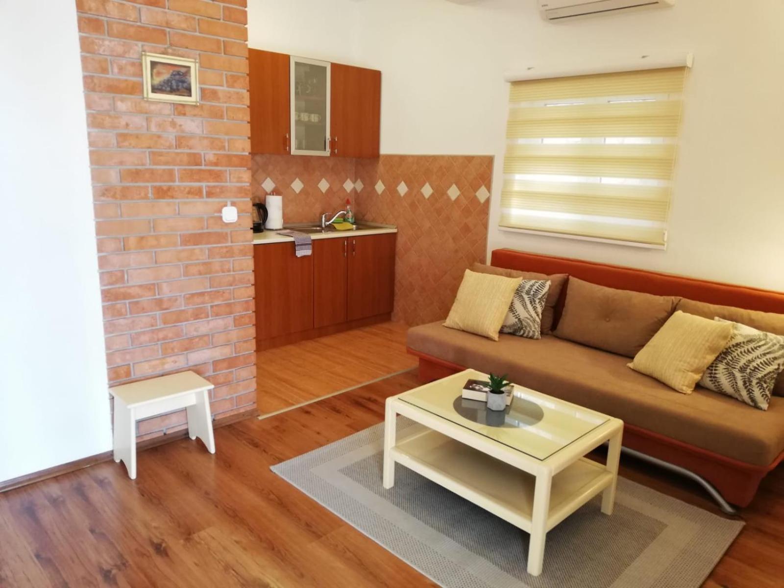 Apartments Leona
