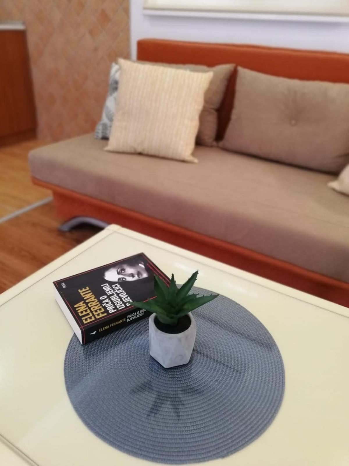 Apartments Leona