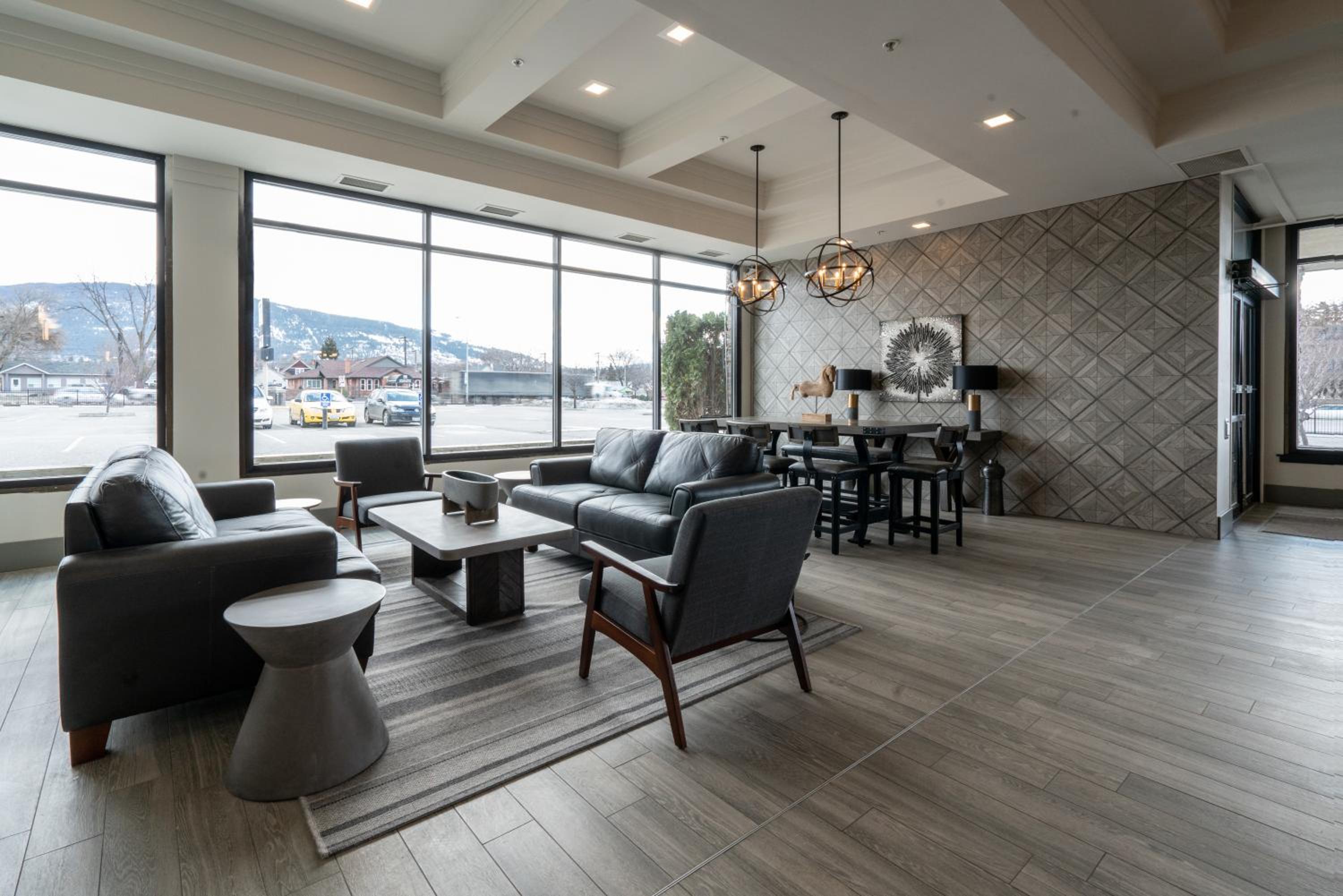 Vernon Vacations - Prestige Vernon Lodge - Property Image 31