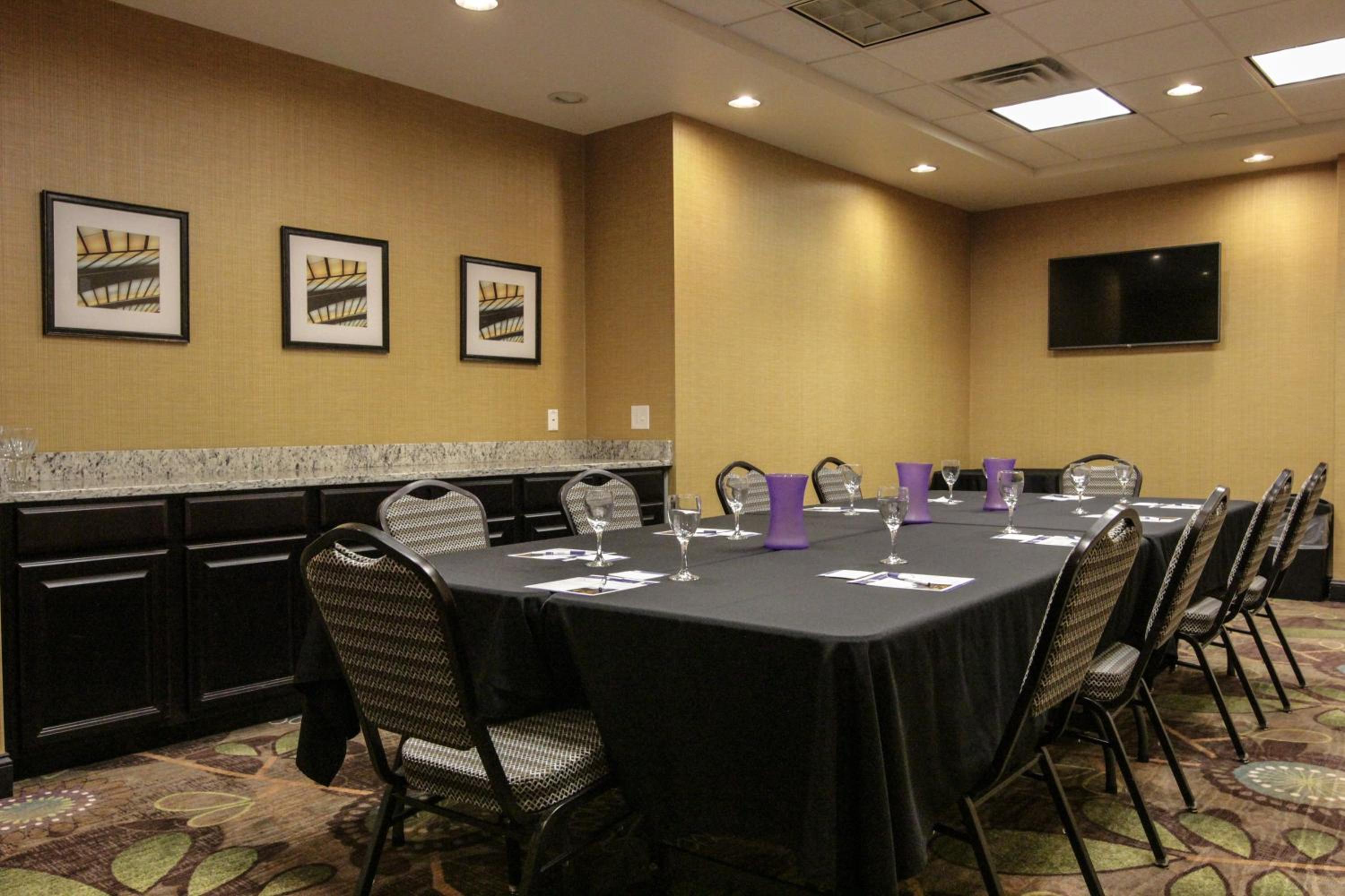 Montgomery Vacations - Holiday Inn Express and Suites Montgomery, an IHG Hotel - Property Image 49