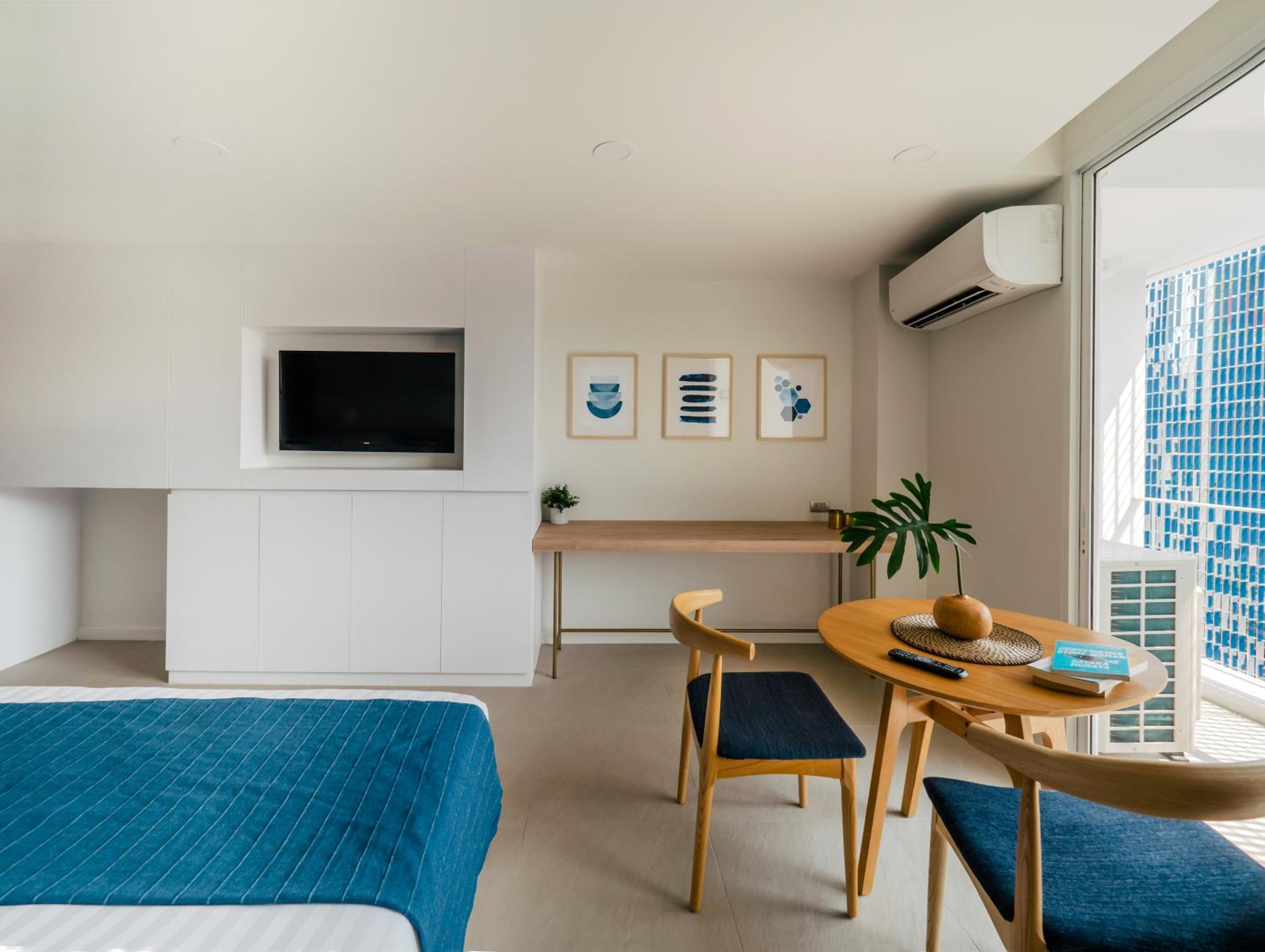 hotel room