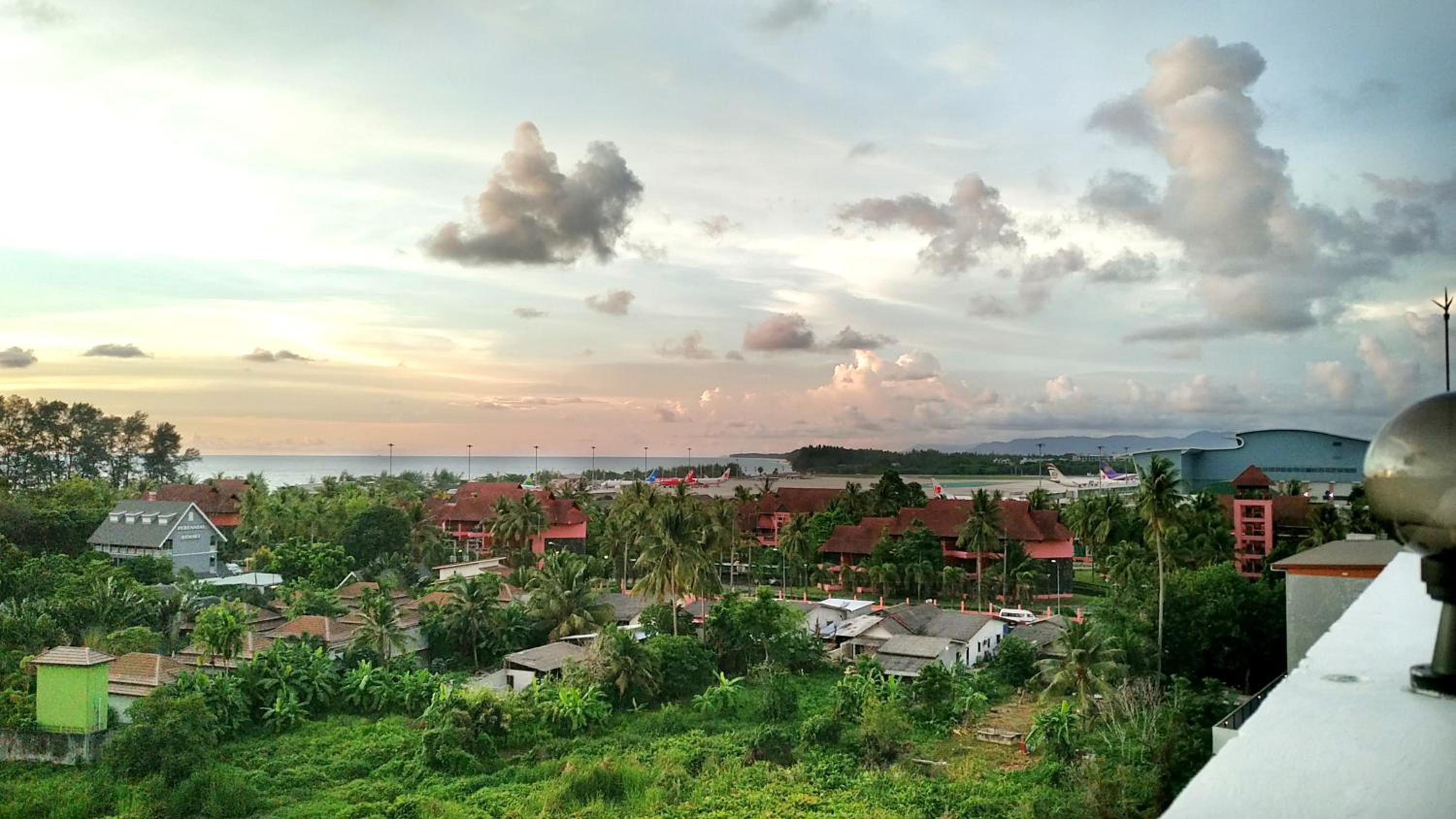 Hotel beHOME Phuket - Image 1