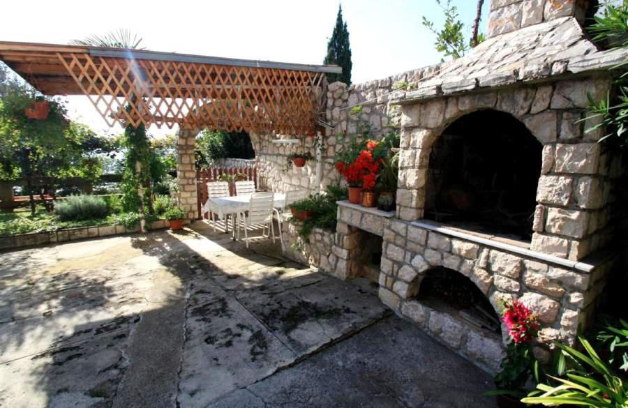 TETA MARIJA view 3