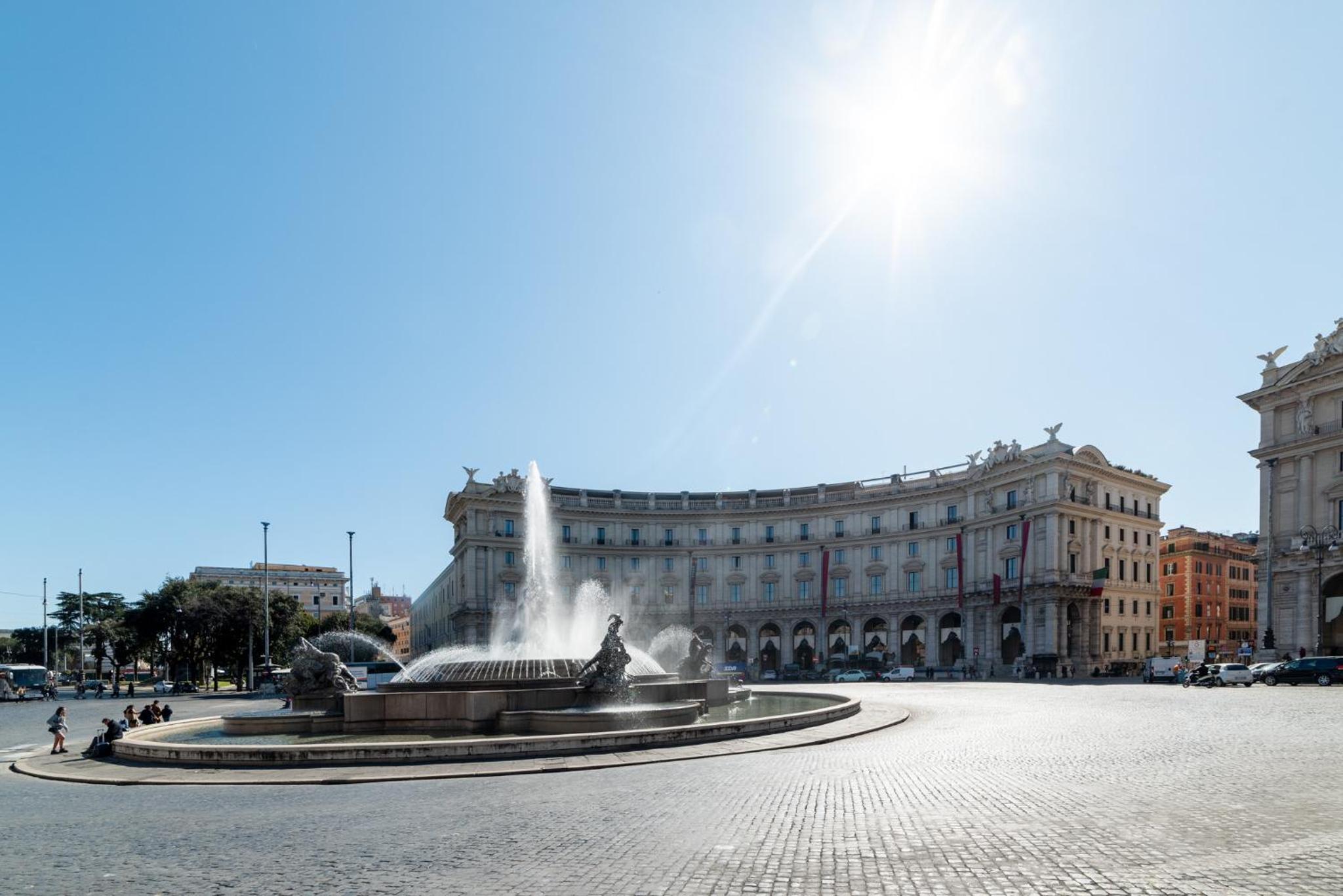 Domus Domi Barberini Sq.