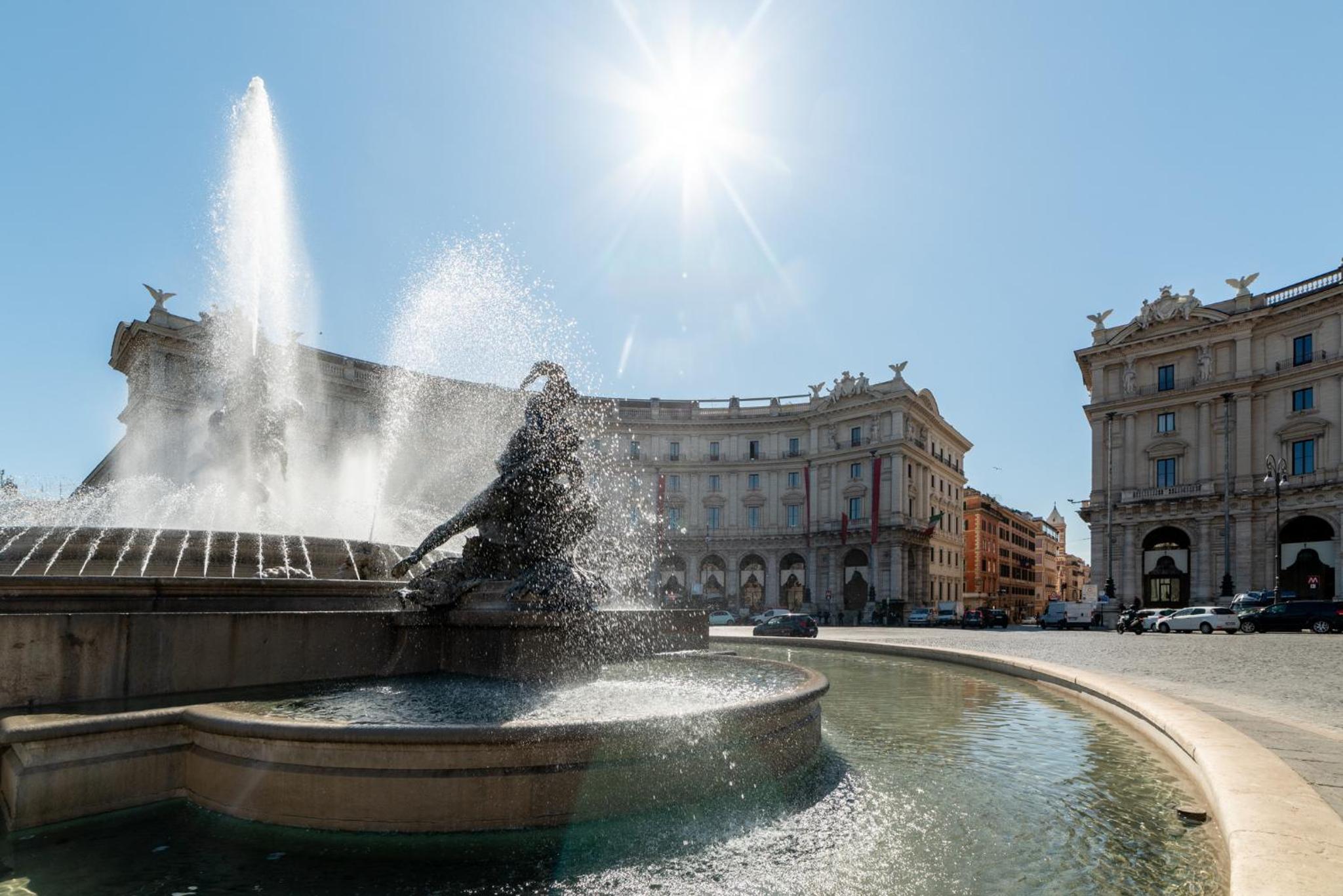 Domus Domi Barberini Sq.