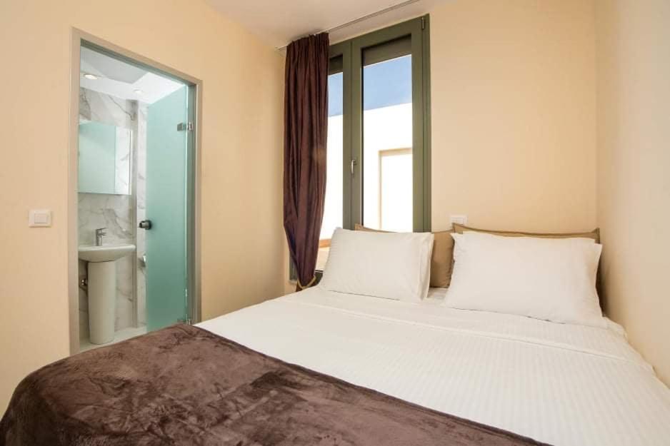 Eden Almond Tree - Luxurious Apartment with Sea View view 3