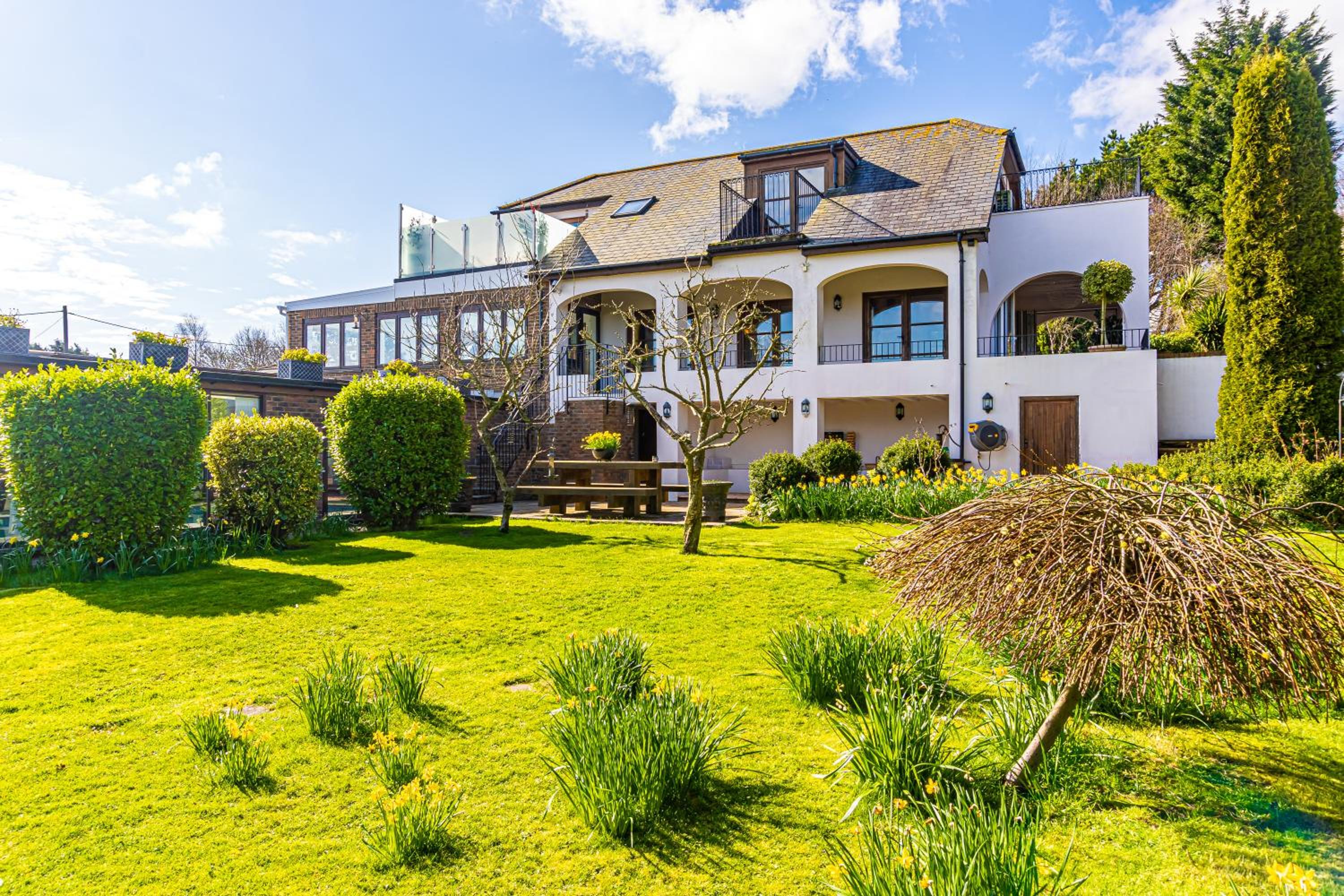 Hotel Sea View Holiday Flat - Covehurst Bay - Image 1