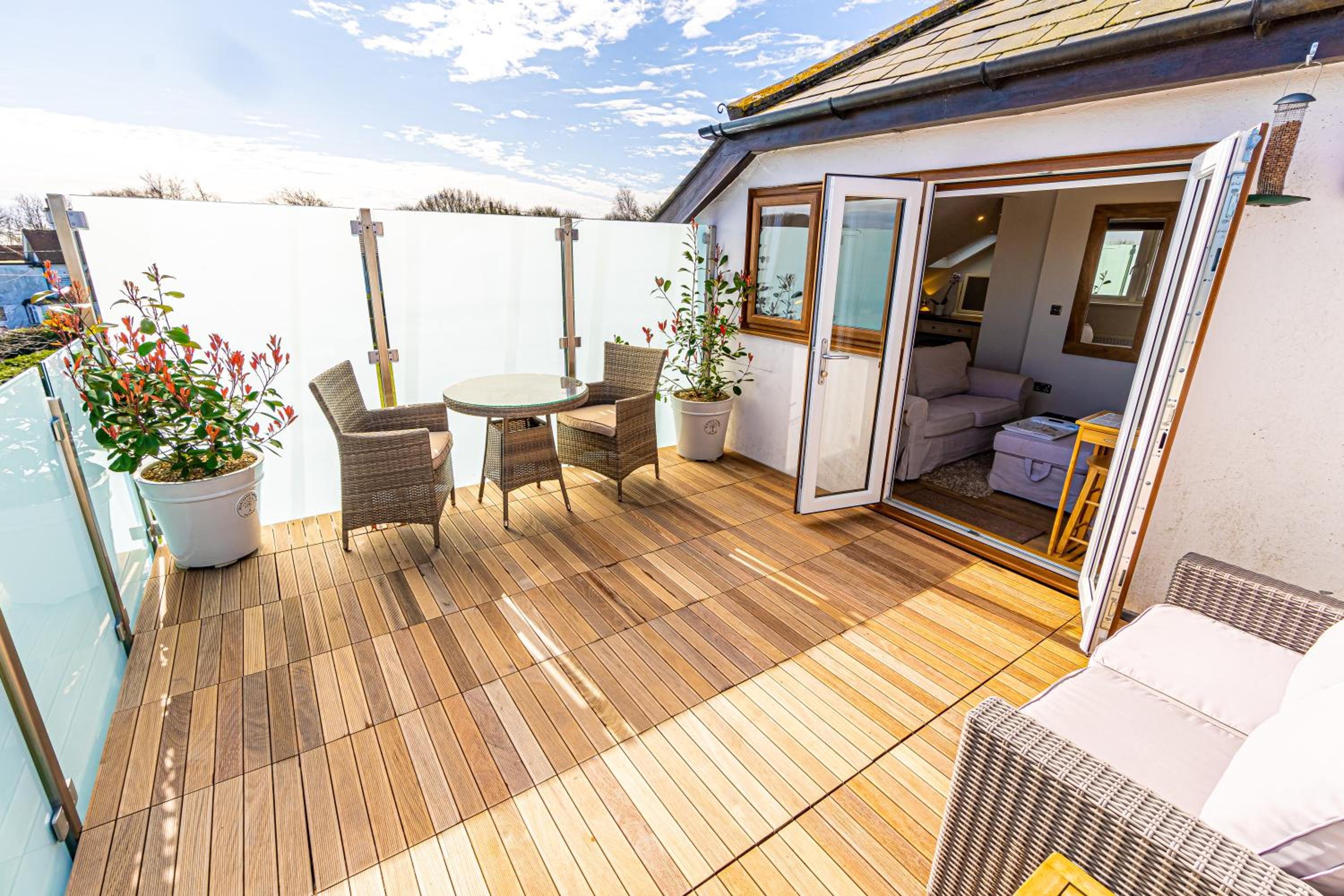 Sea View Holiday Flat - Covehurst Bay view 5
